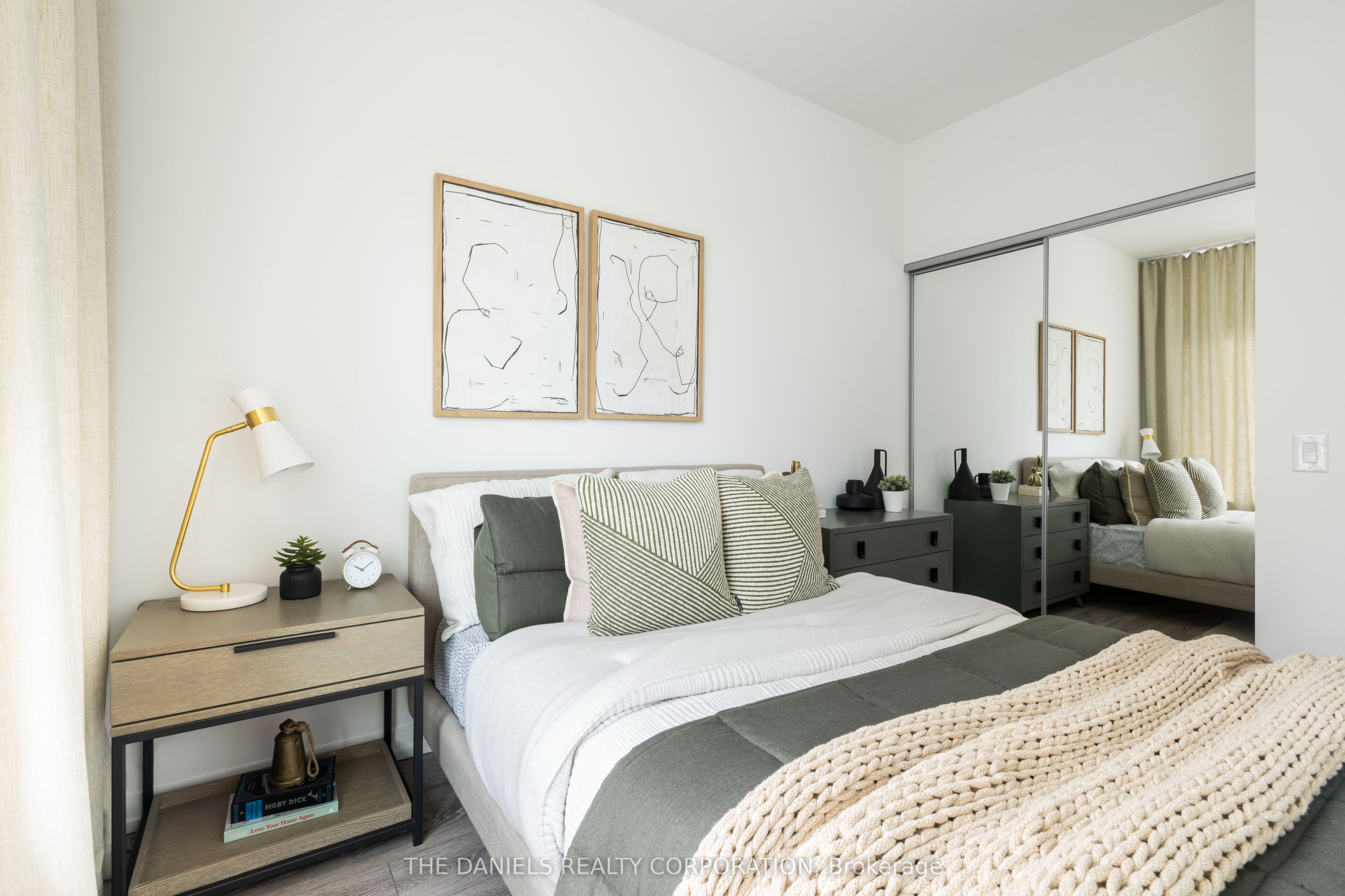 2485 Eglinton Avenue W 1408