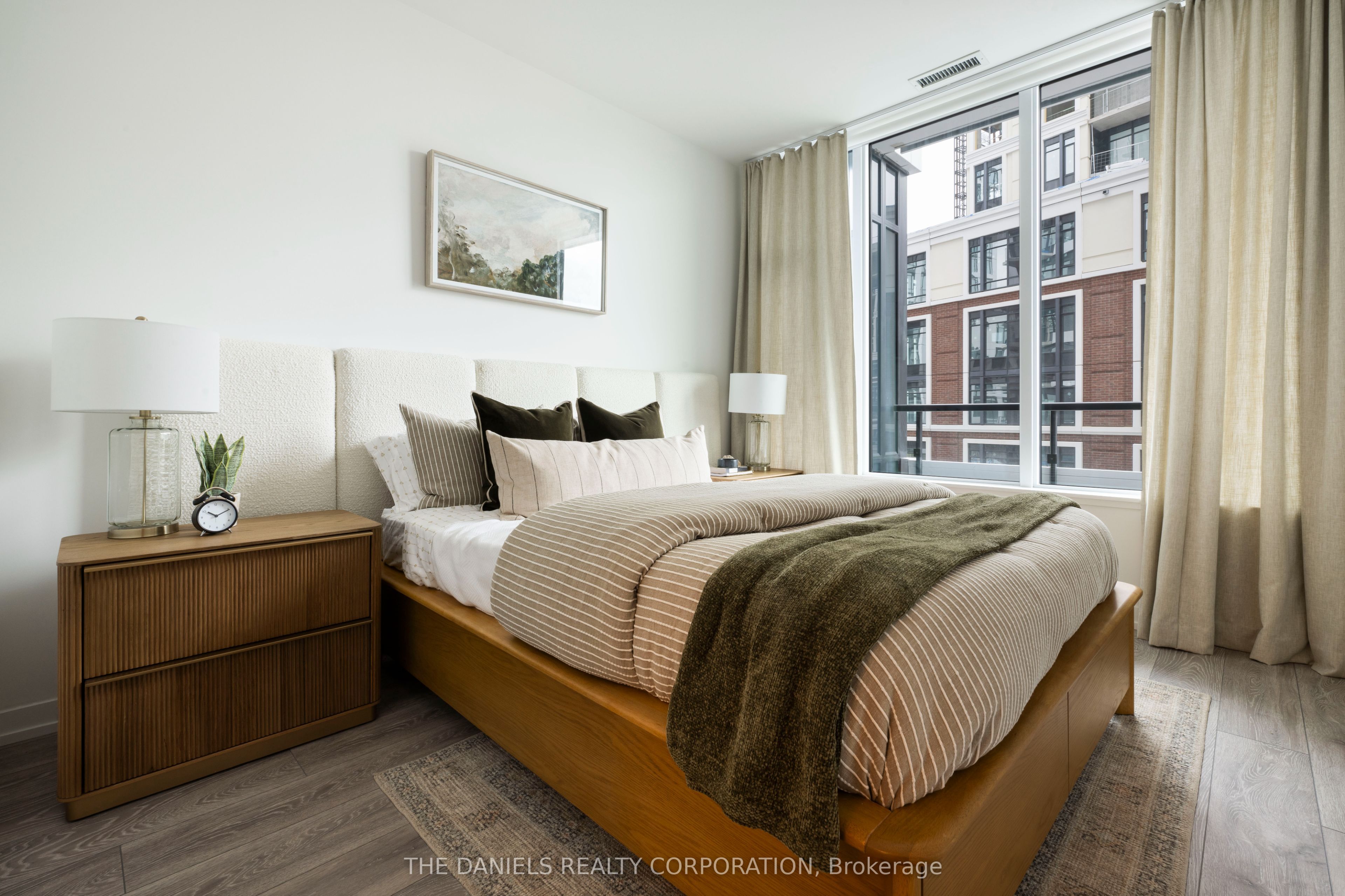 2485 Eglinton Avenue W 1408