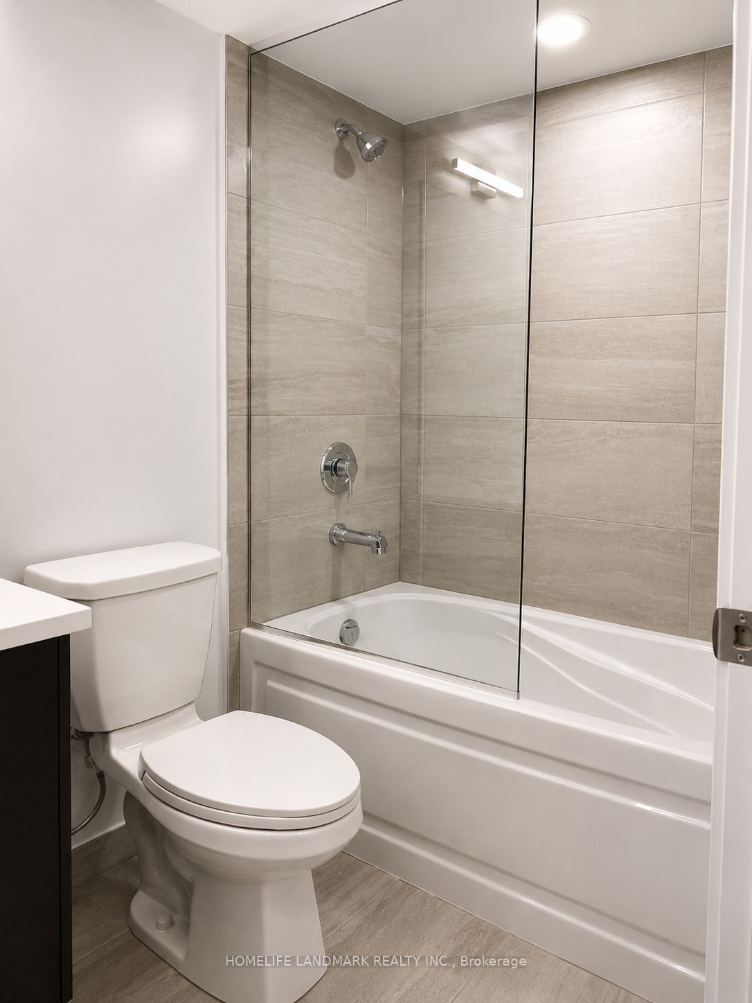 219 Dundas Street E 1706
