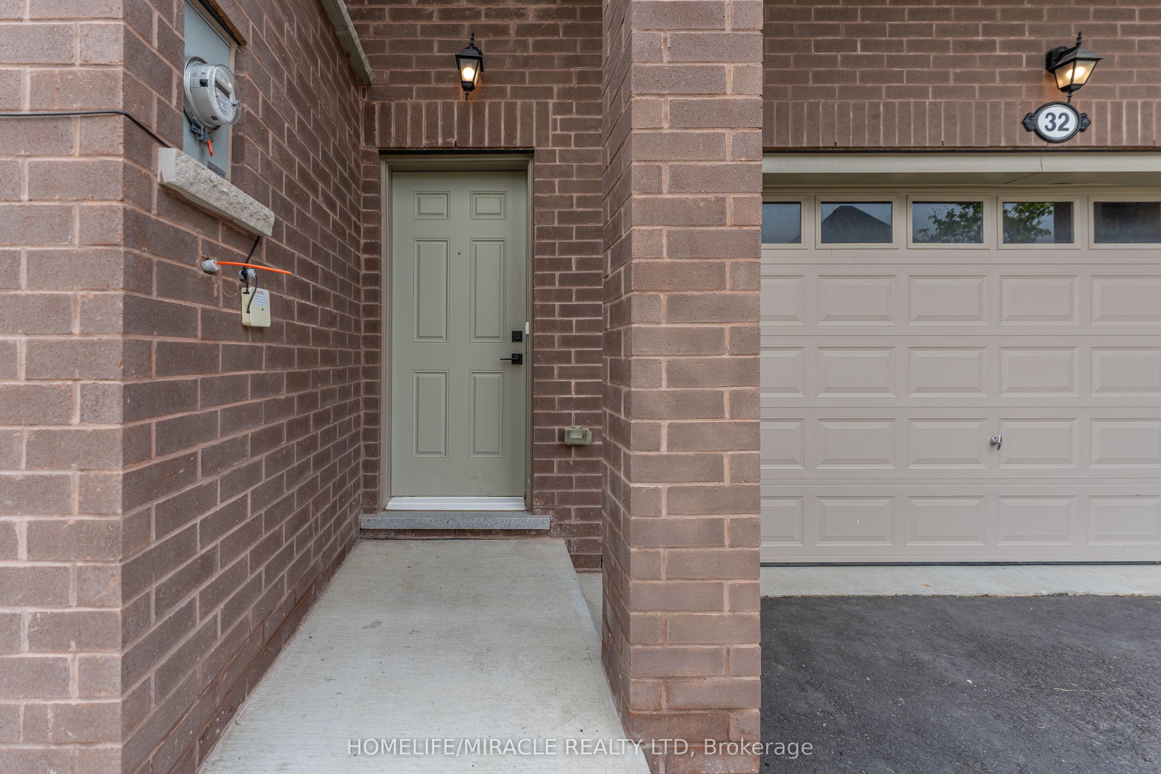 32 Alan Williams Trail