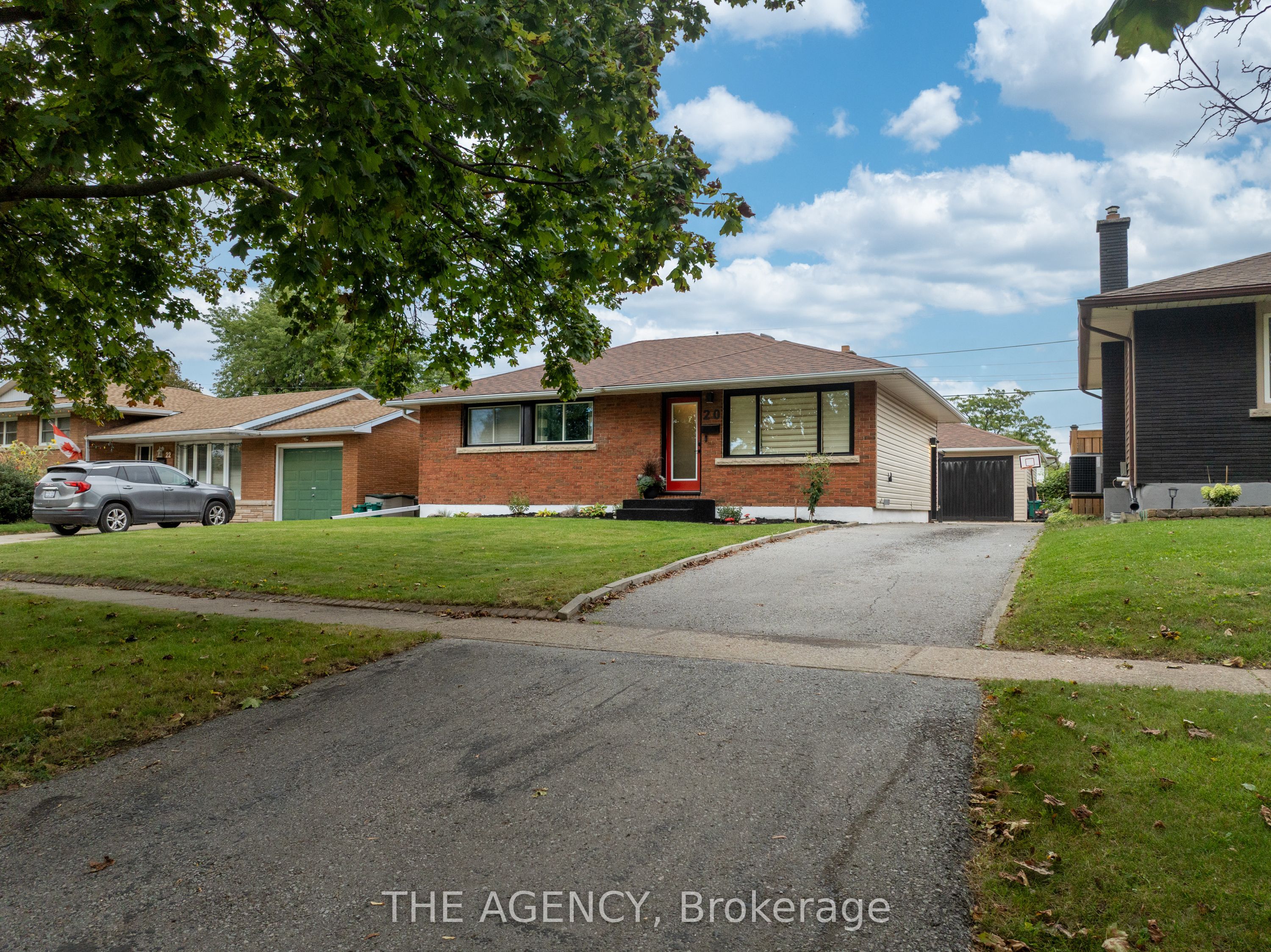 20 Ridge Point Drive