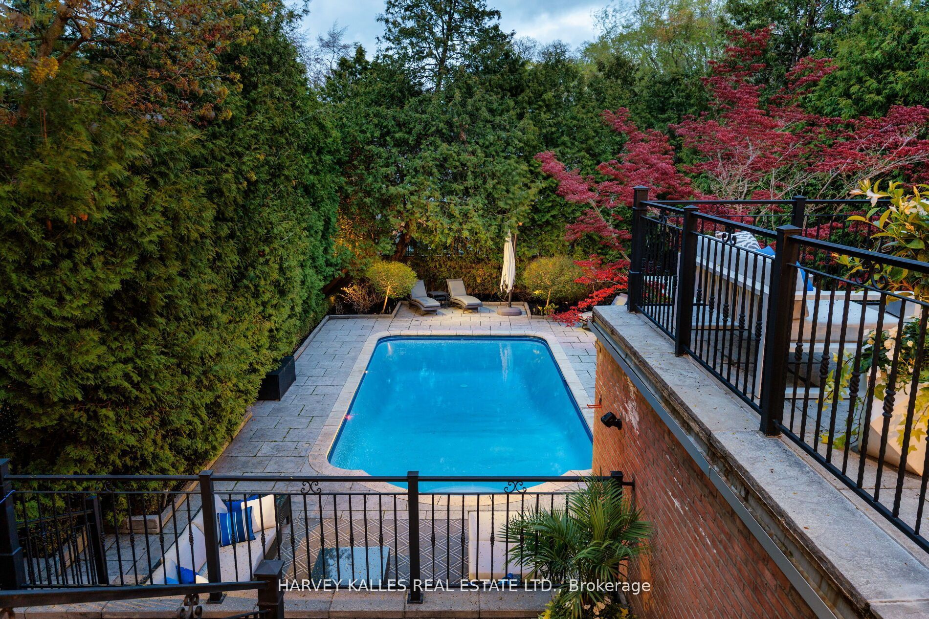215 Dunvegan Road