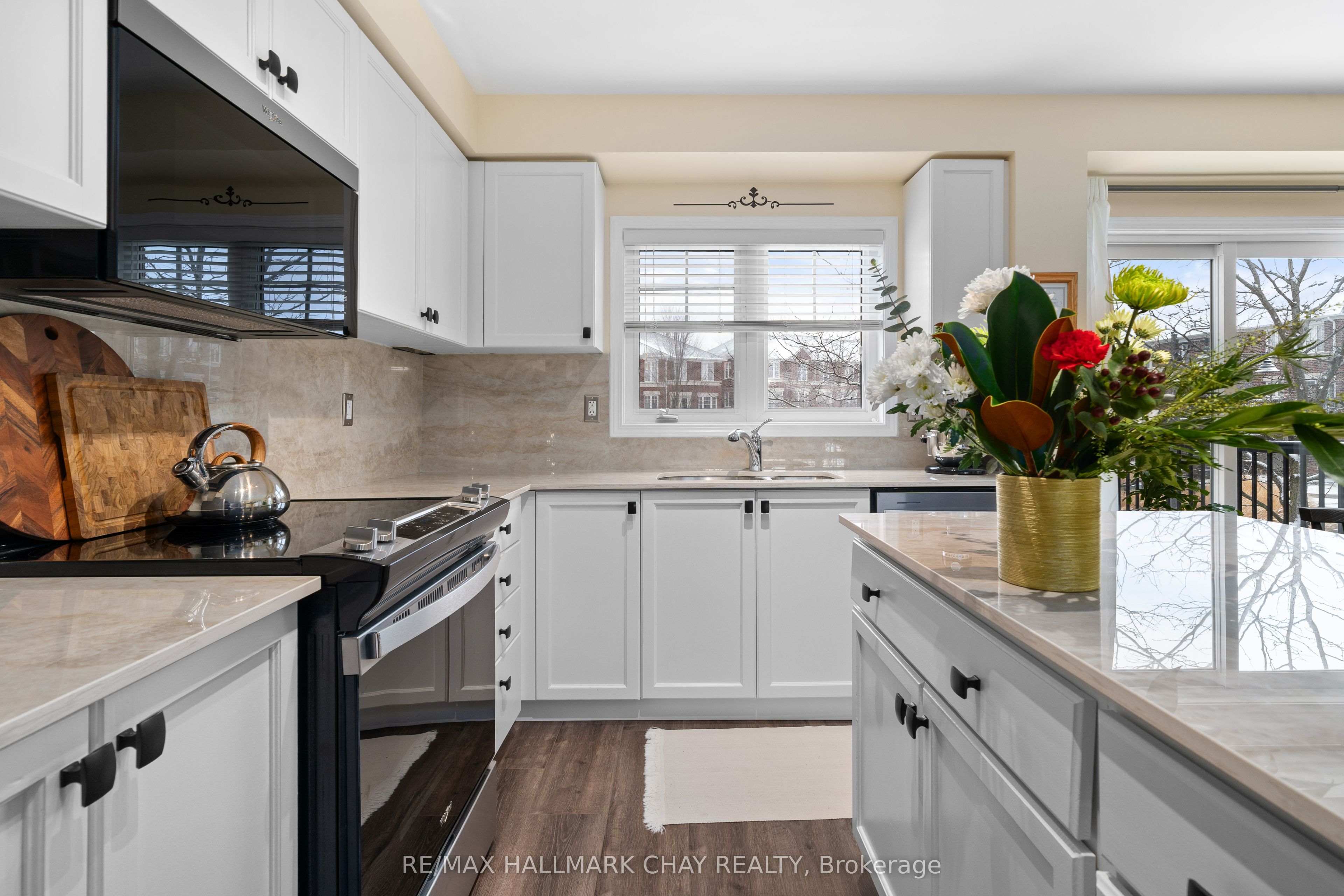 571 Longworth Avenue 13