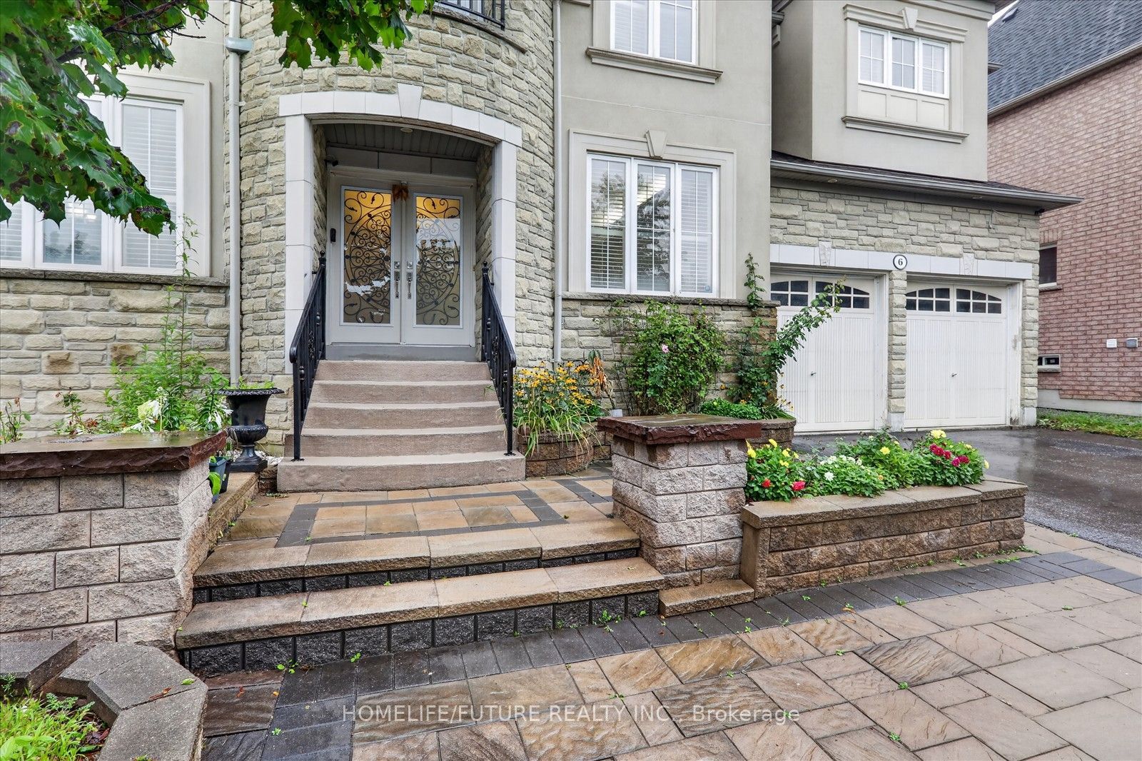 6 Dolby Crescent