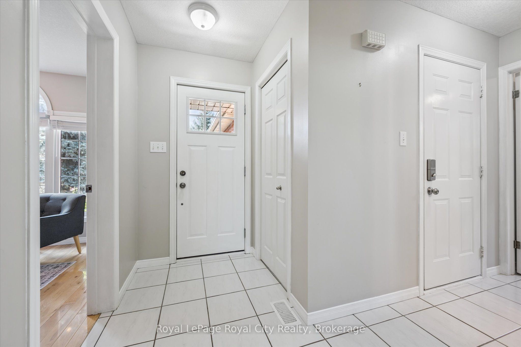 27 Oakridge Crescent