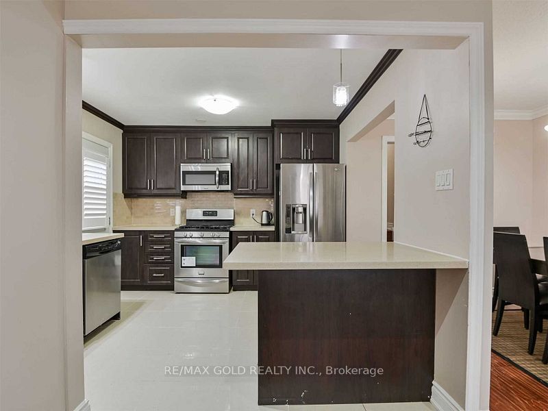 67 Archdekin Drive S