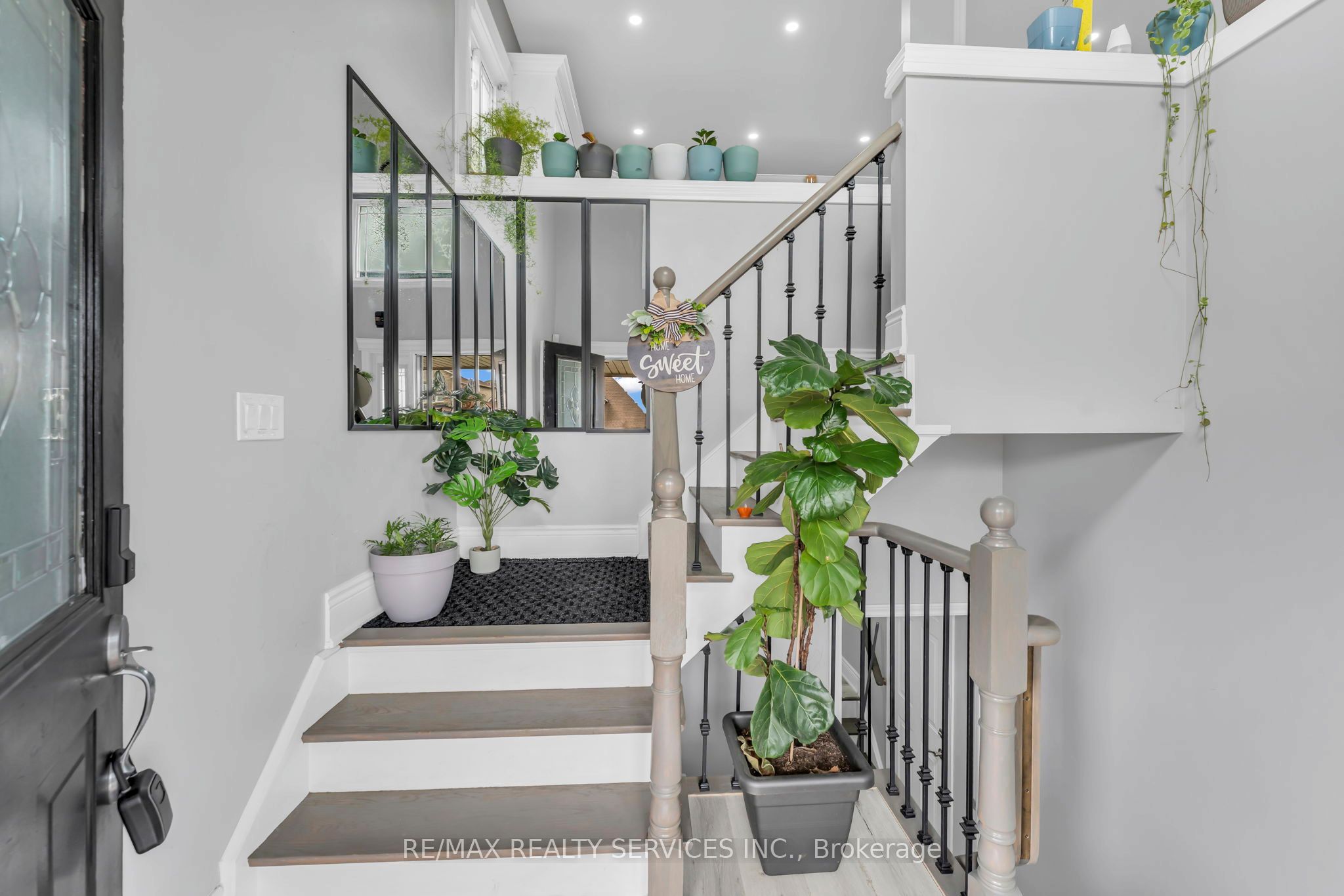 364 Queen Mary Drive