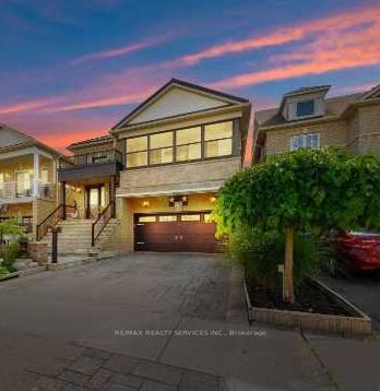 364 Queen Mary Drive