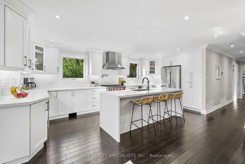 8 Brumwell Street Toronto E10 ON M1C 2K8