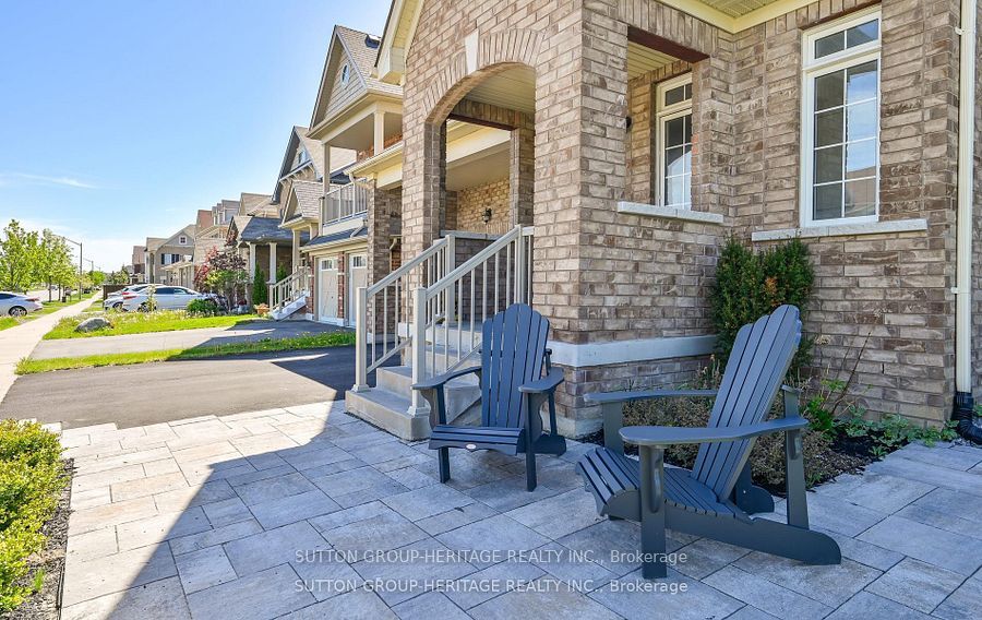 19 Northglen Boulevard