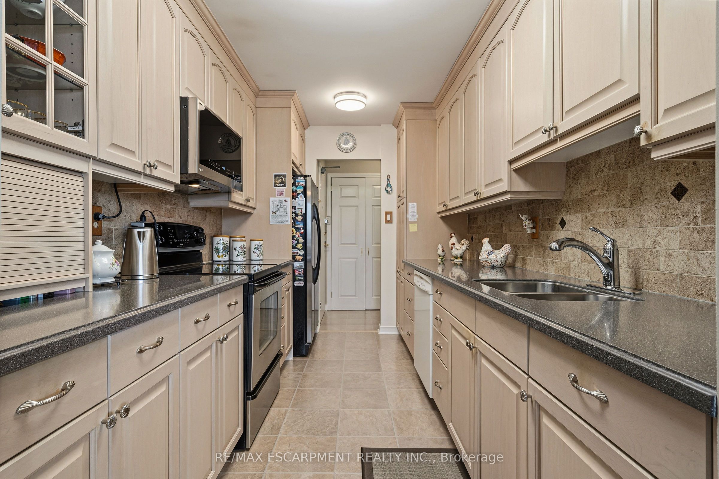 2055 Upper Middle Road 407