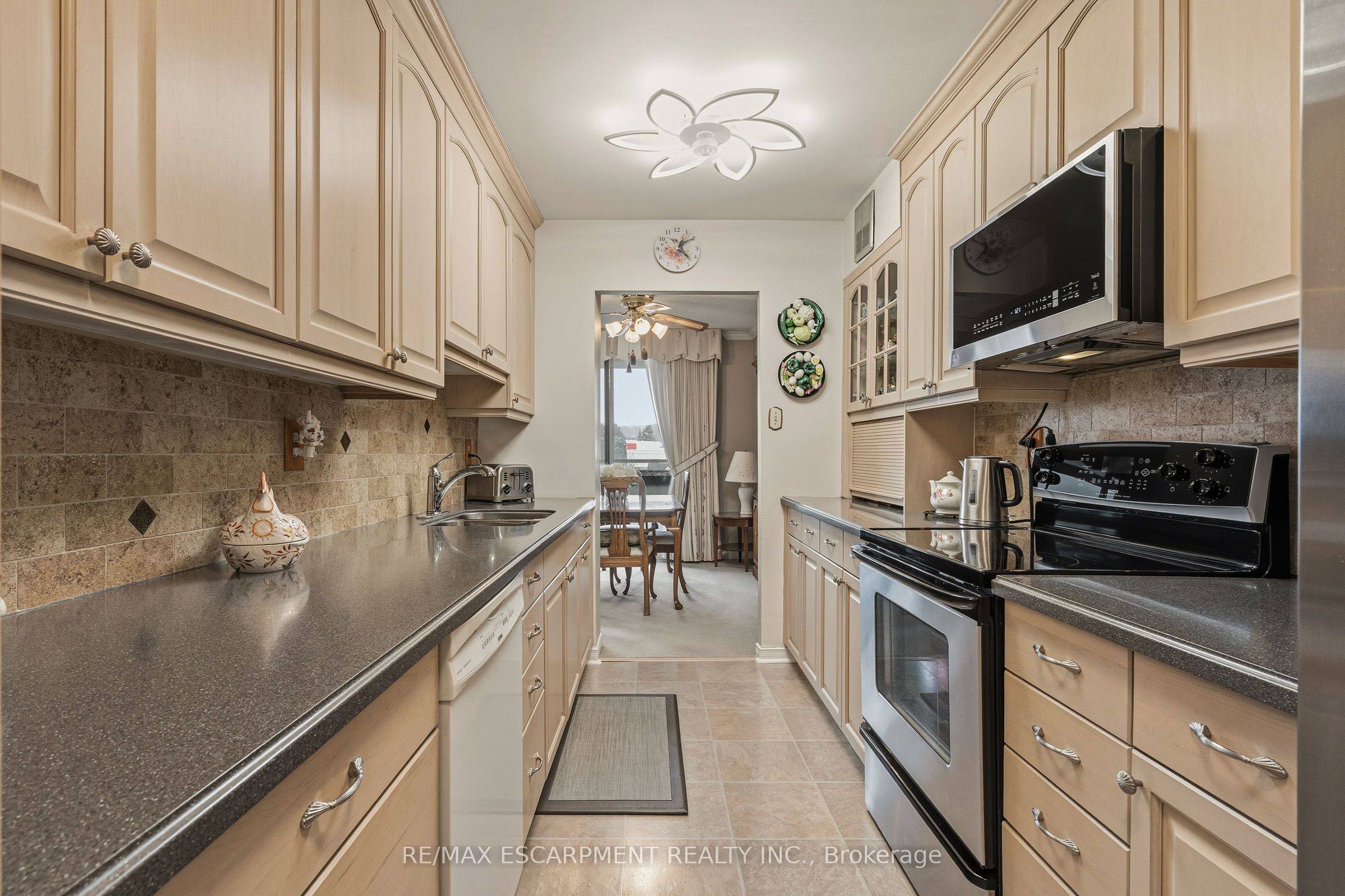 2055 Upper Middle Road 407