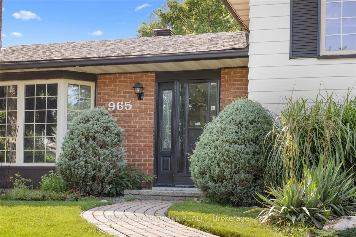 965 Cahill Drive W