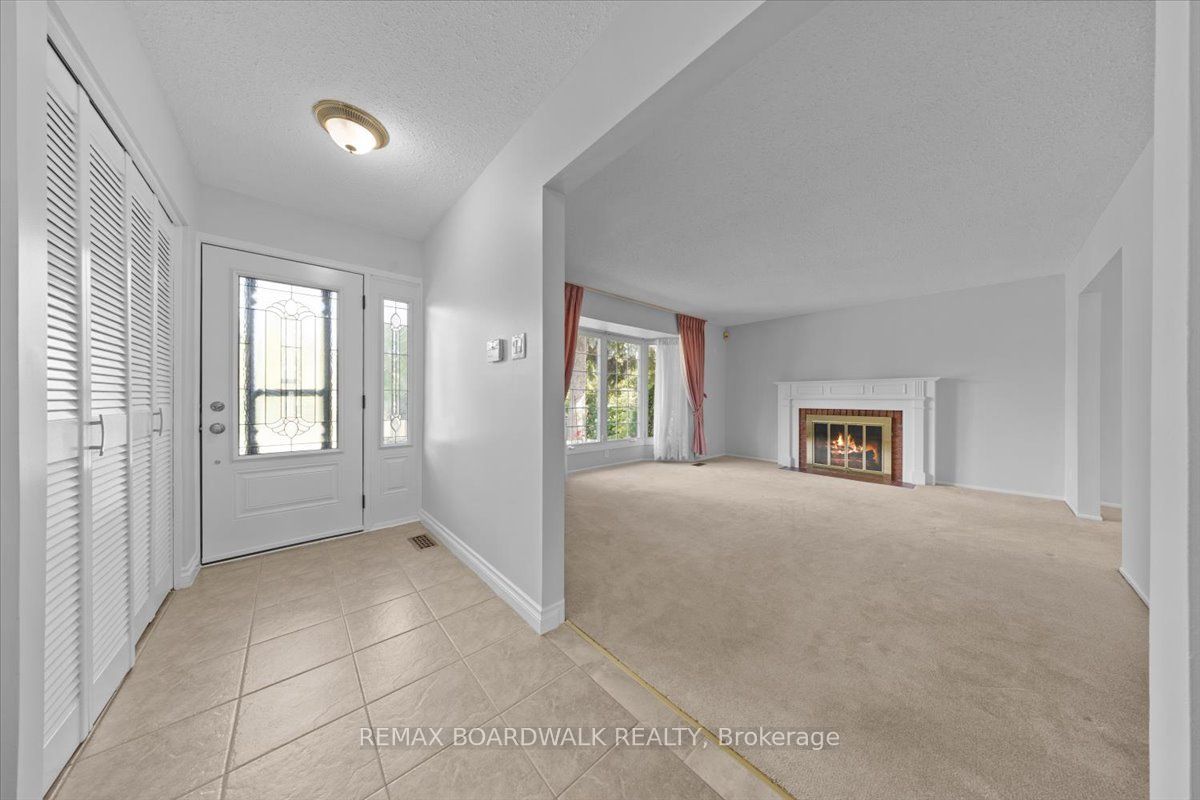 965 Cahill Drive W