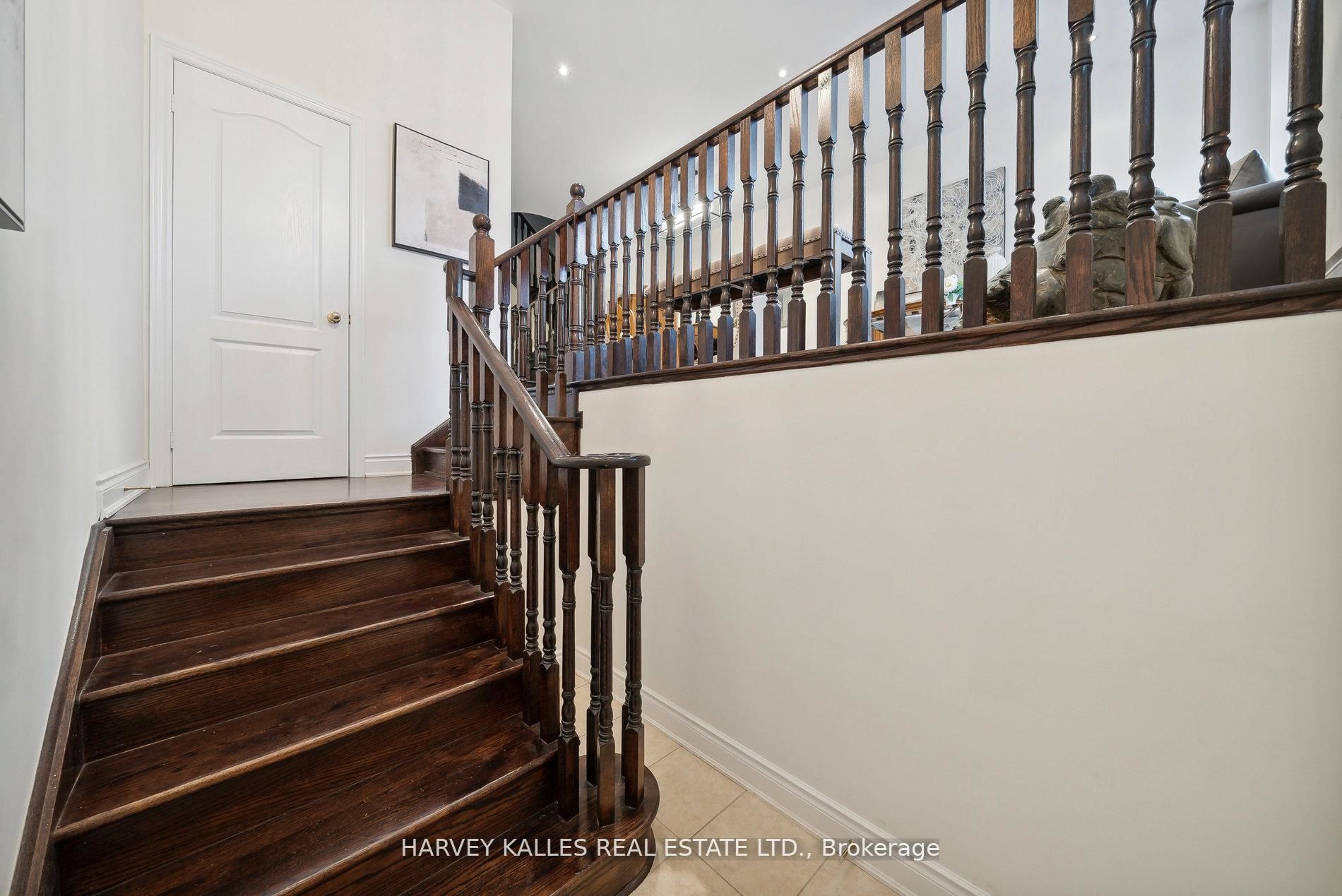 8777 Dufferin Street 45