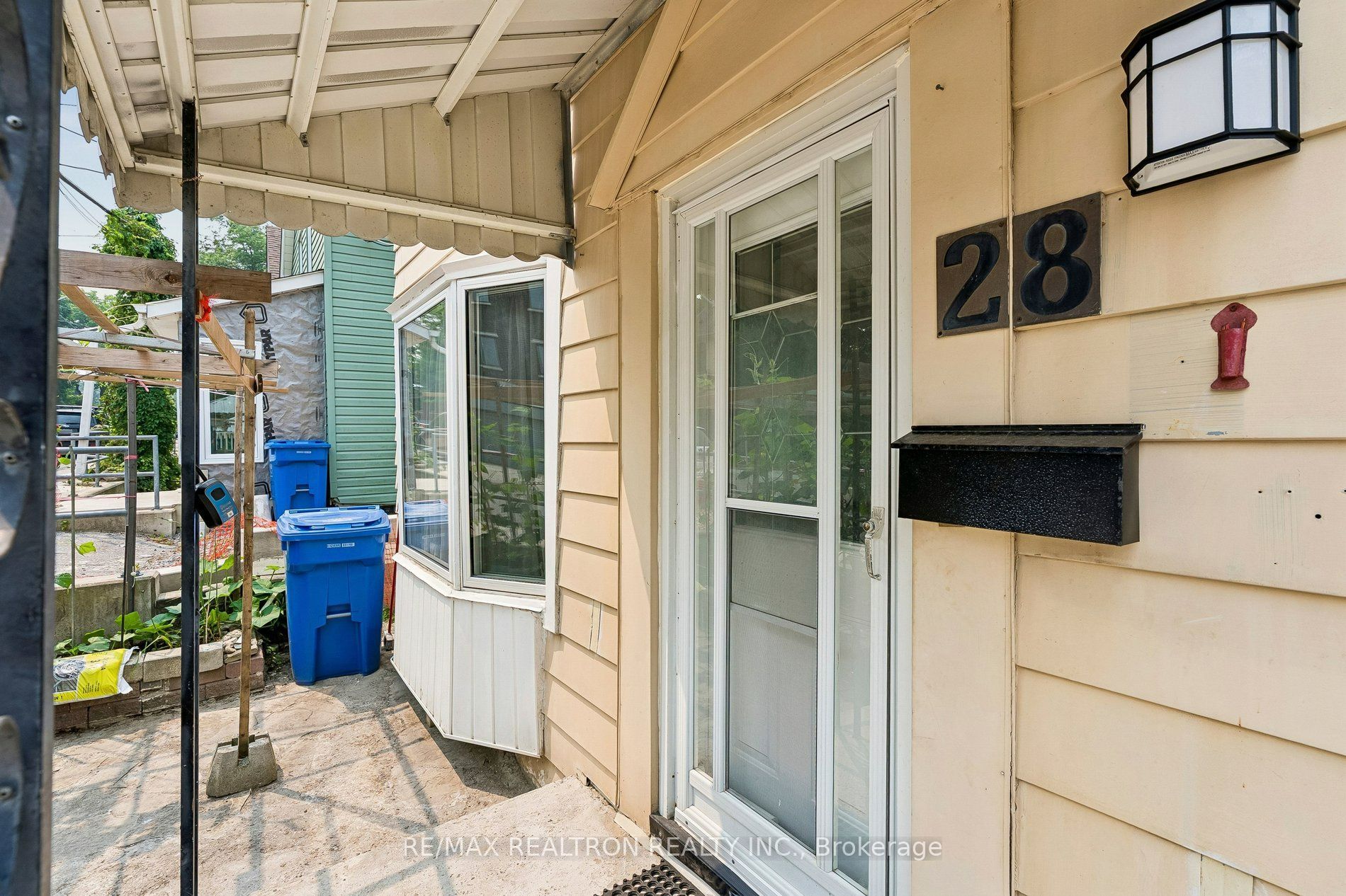 28 Machell Avenue