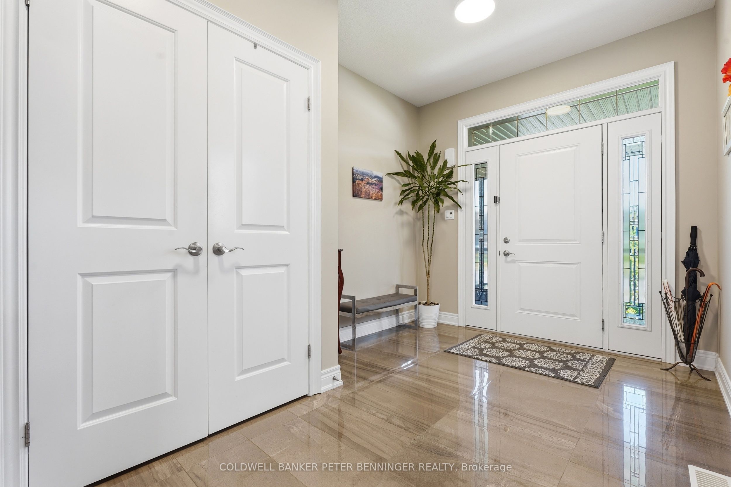 308 CARRIAGE Way N