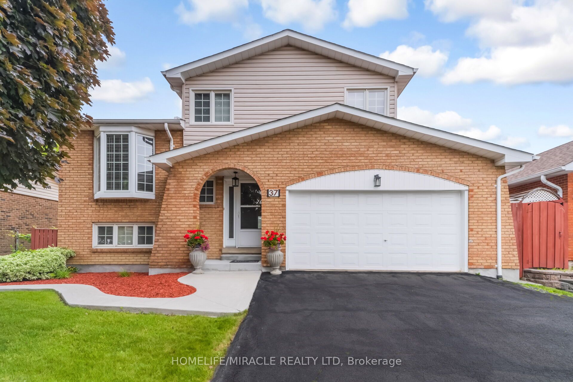37 Blackthorn Lane