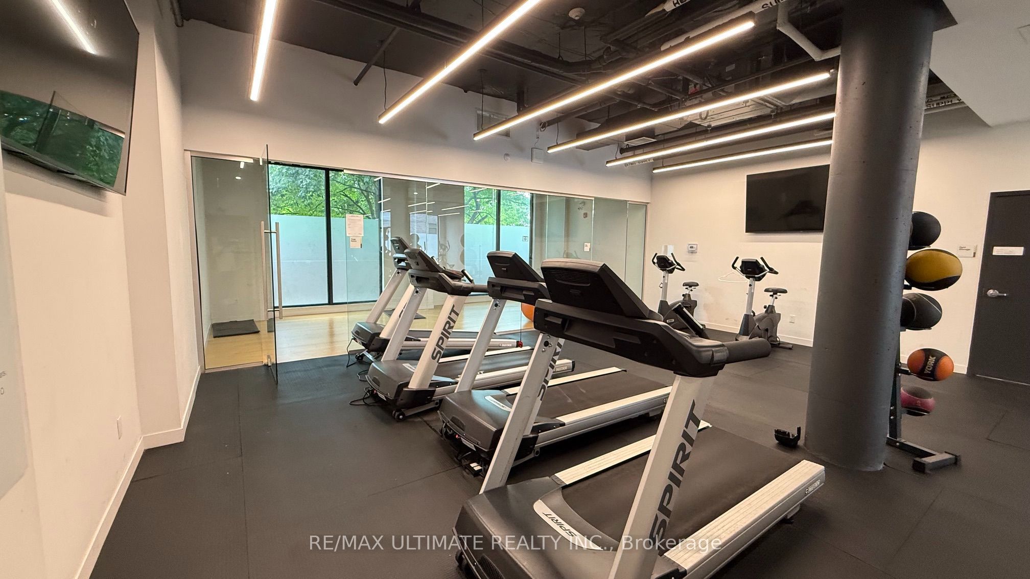 1800 Simcoe Street N 214