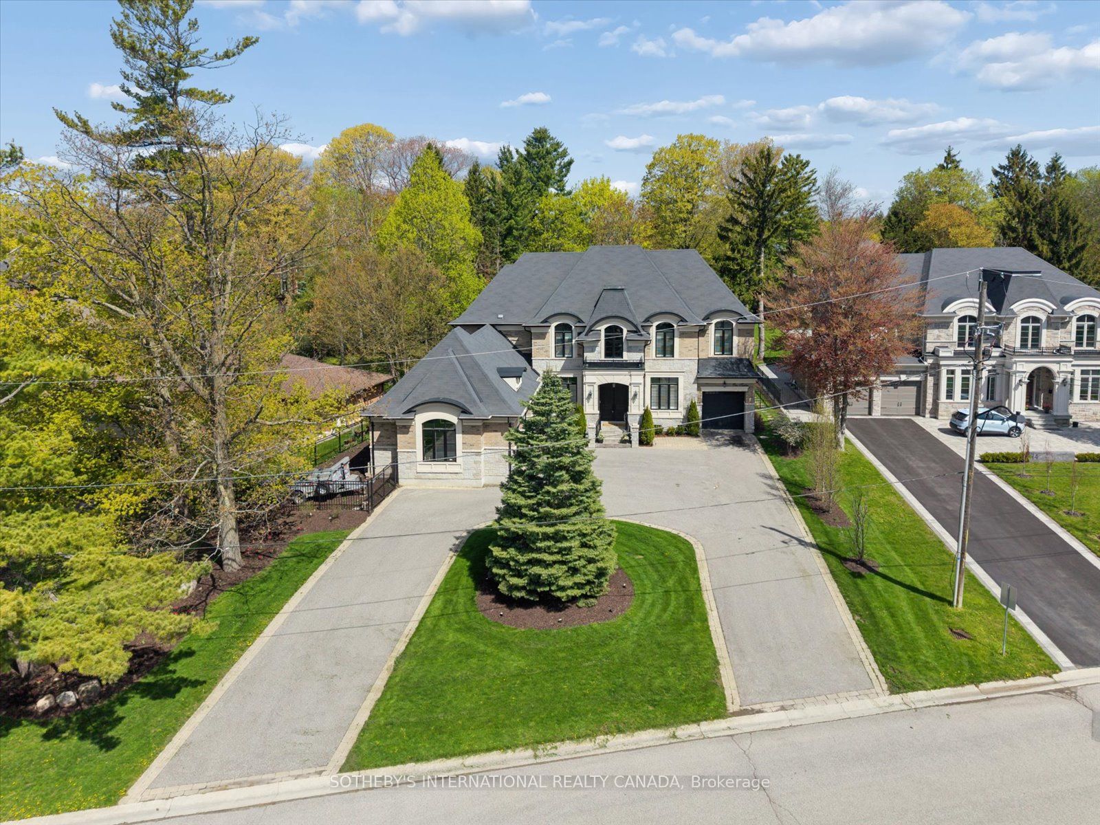 112 Woodview Drive