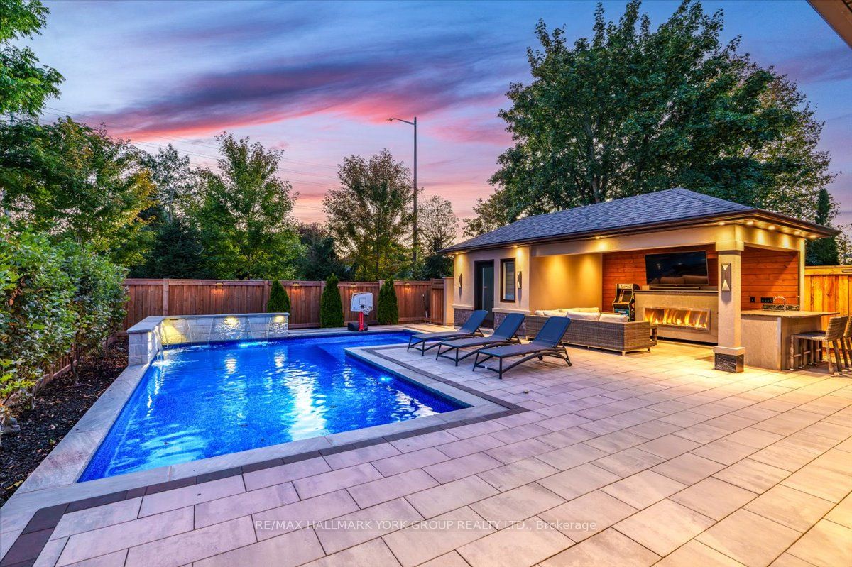 16 Woodland Trail Court