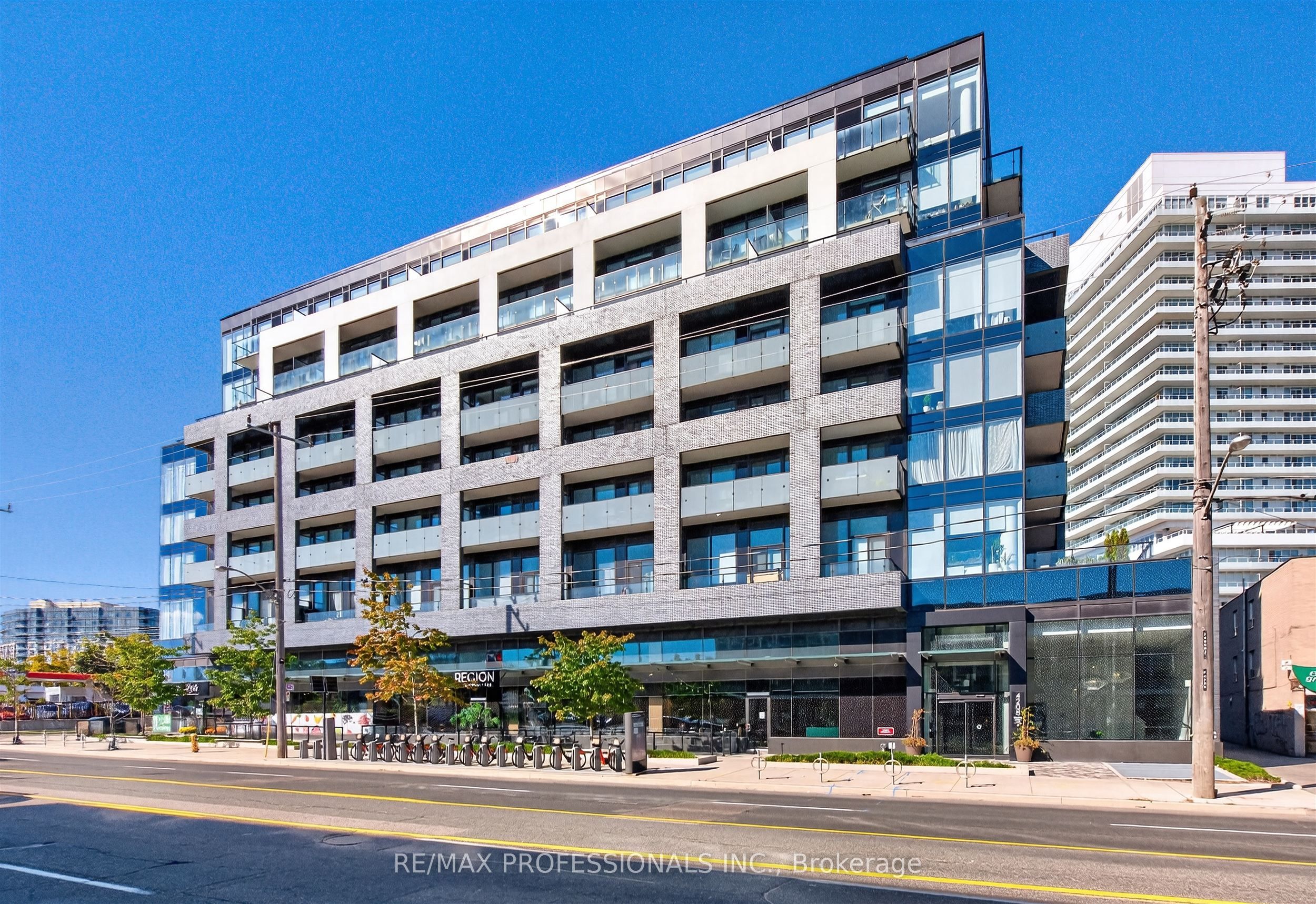 4208 Dundas Street W 609