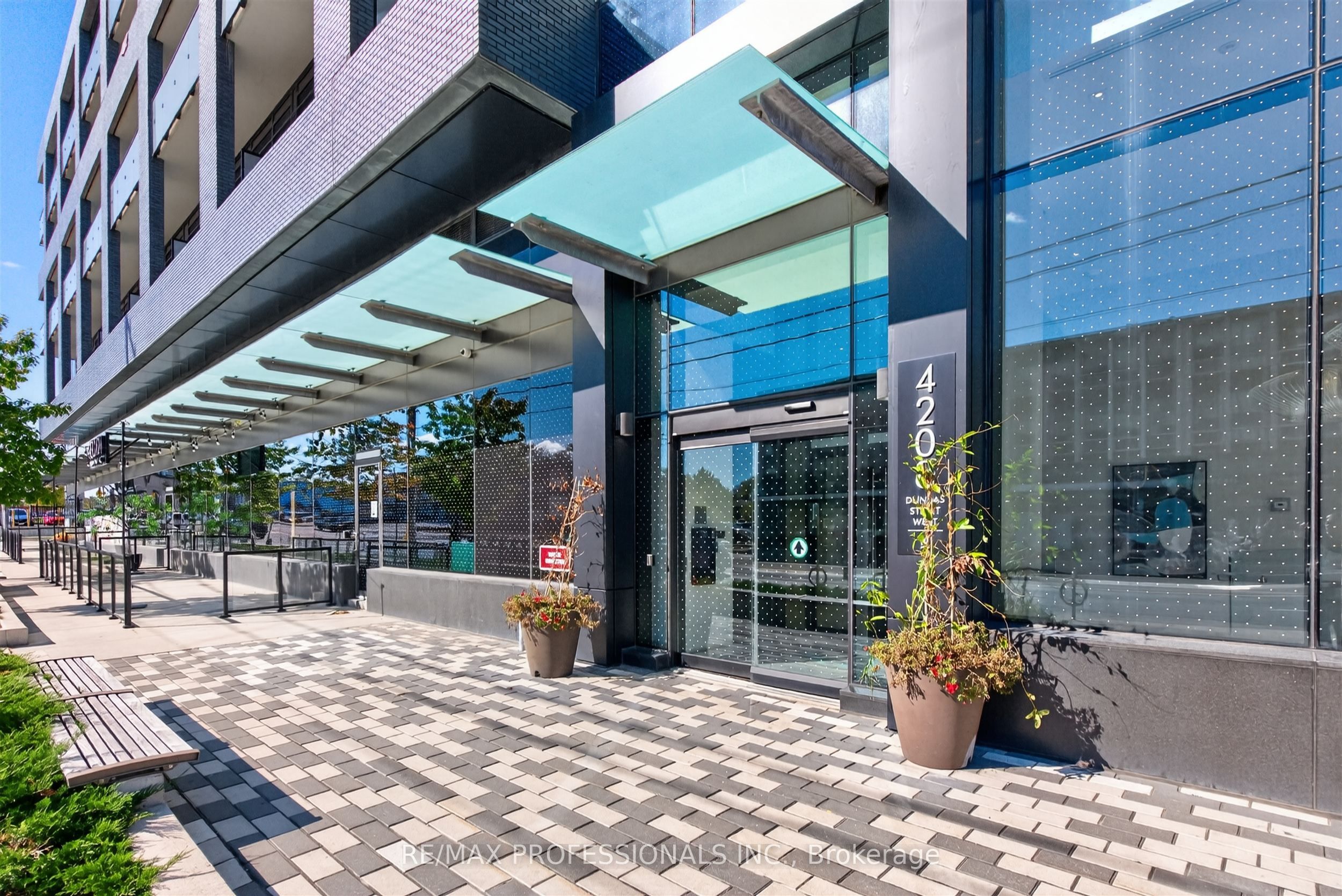 4208 Dundas Street W 609