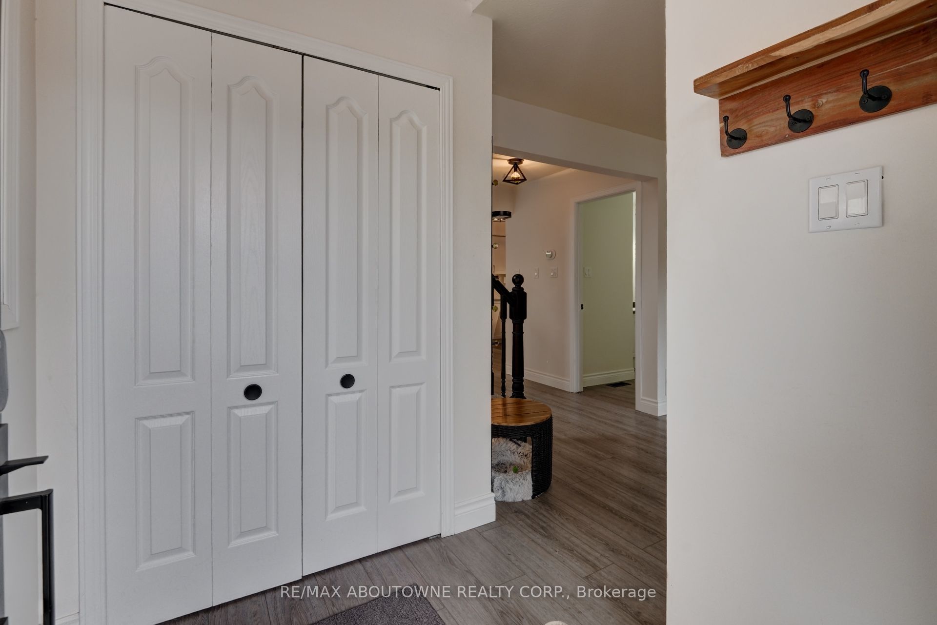 514 Jerseyville Road W