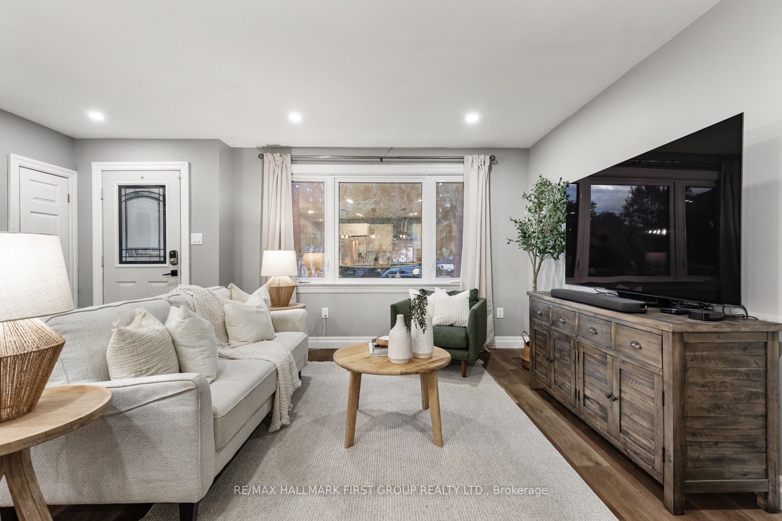28 Forest Road
