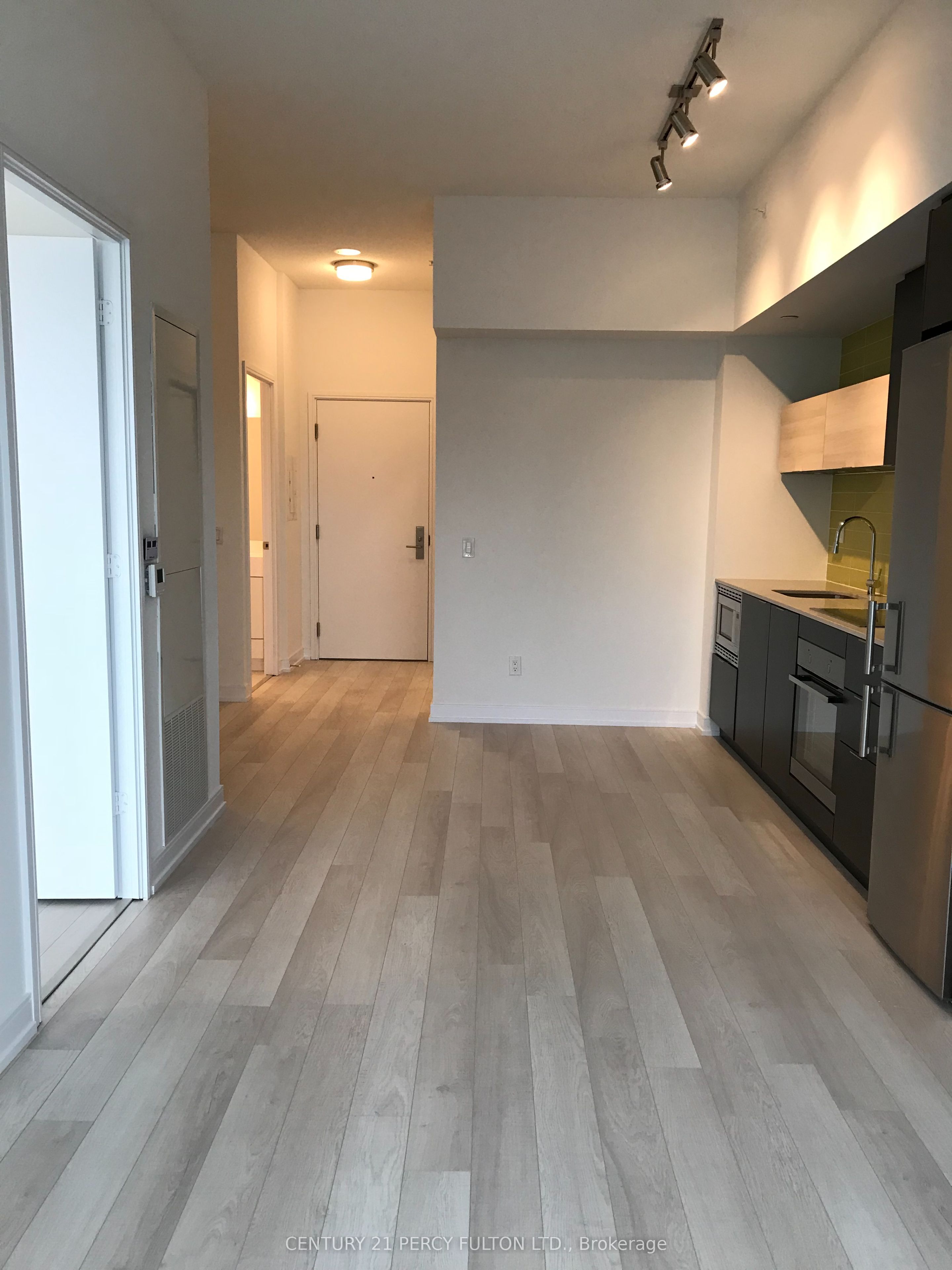 20 Thomas Riley Road 1505