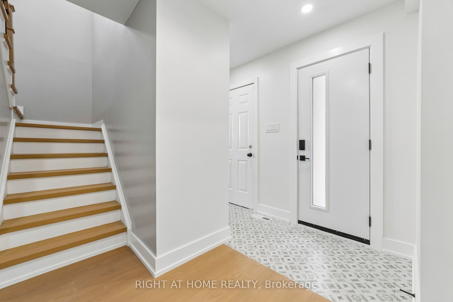 16 Ian Fleming Crescent