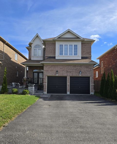 1979 Riverton Street Oshawa ON L1K 0P4