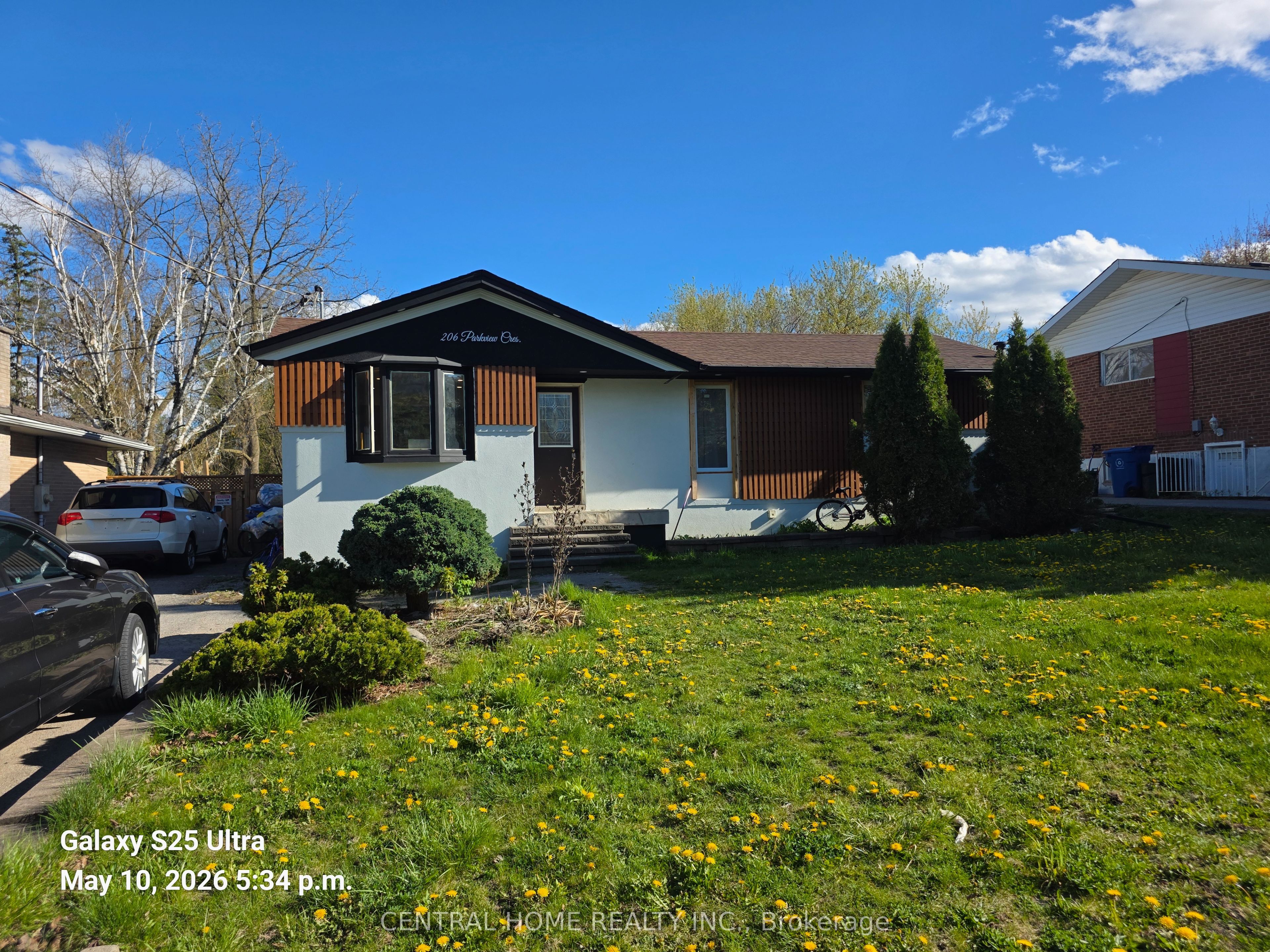206 Parkview Crescent