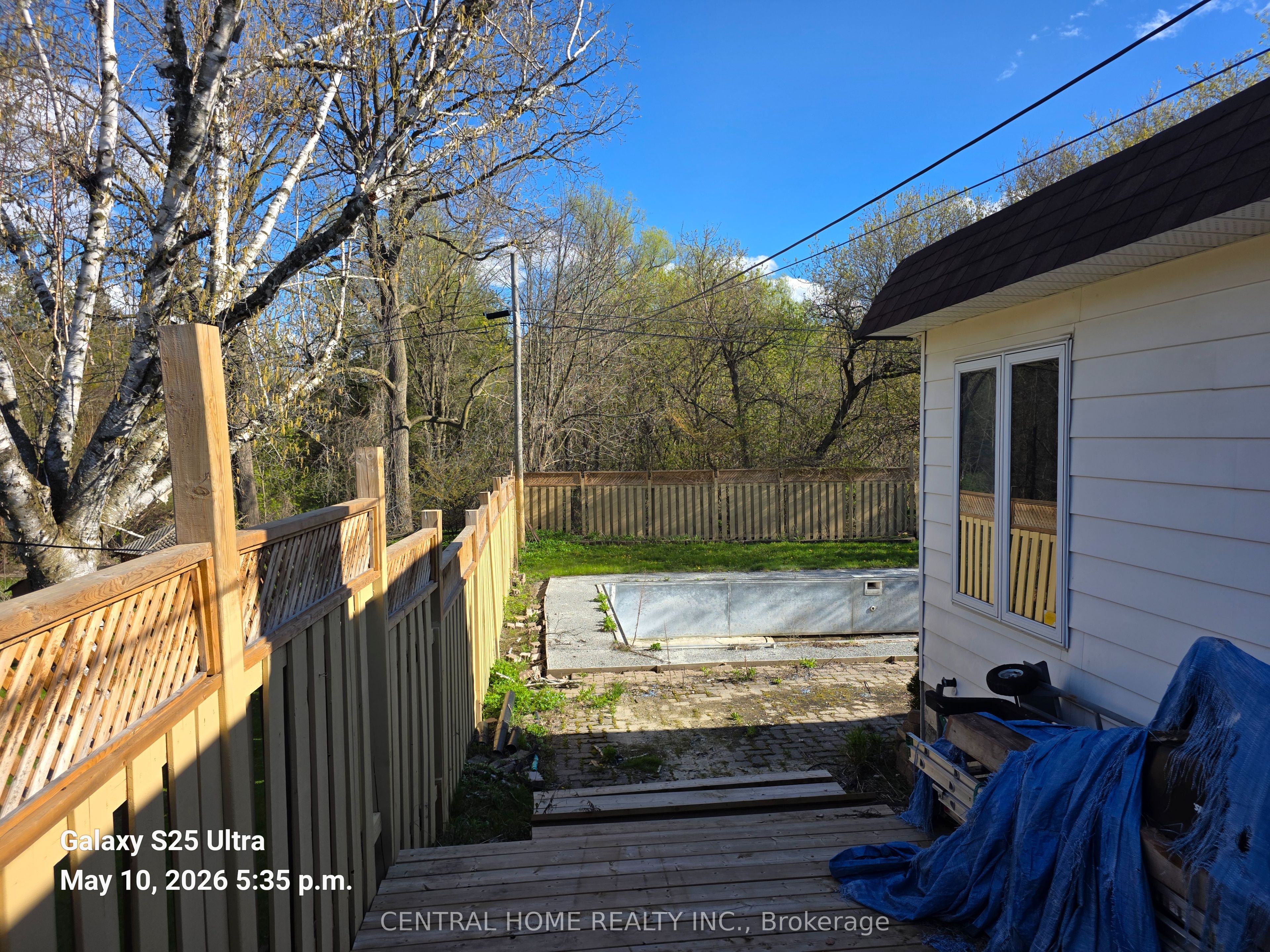 206 Parkview Crescent