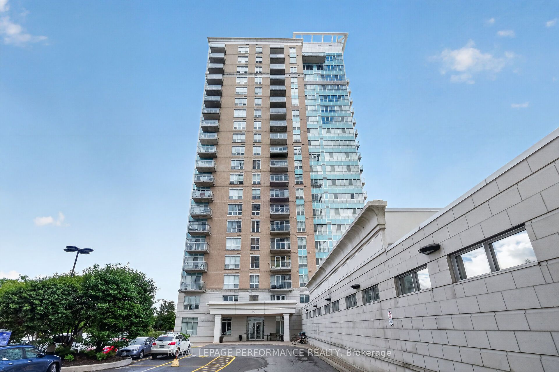 90 Landry Street 907