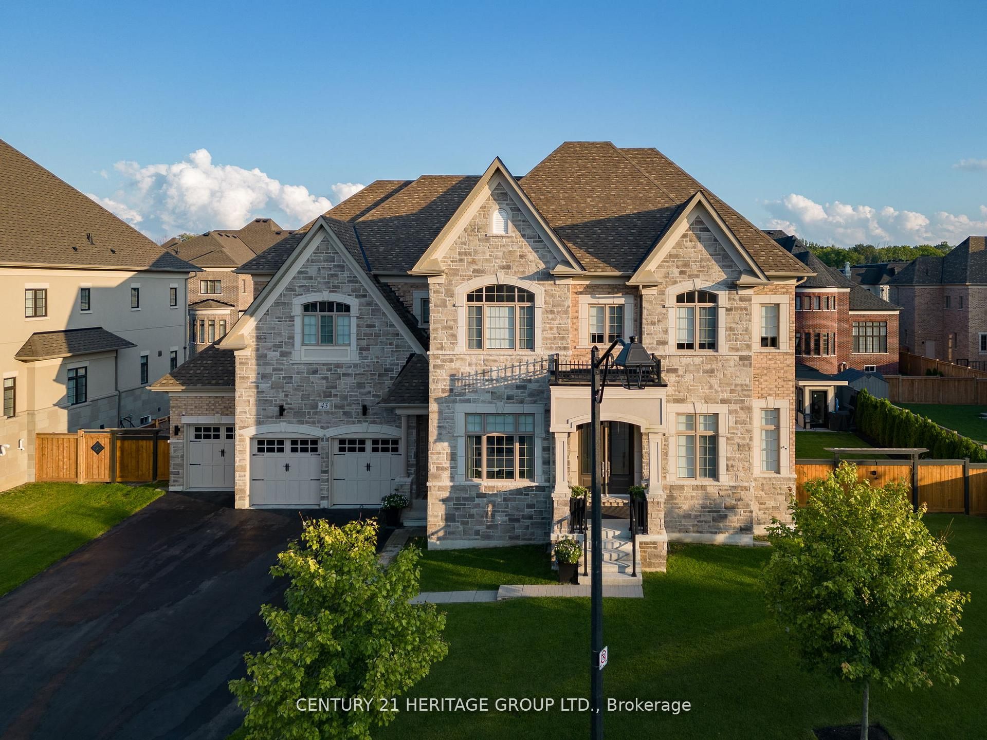 43 Sir Henry Court