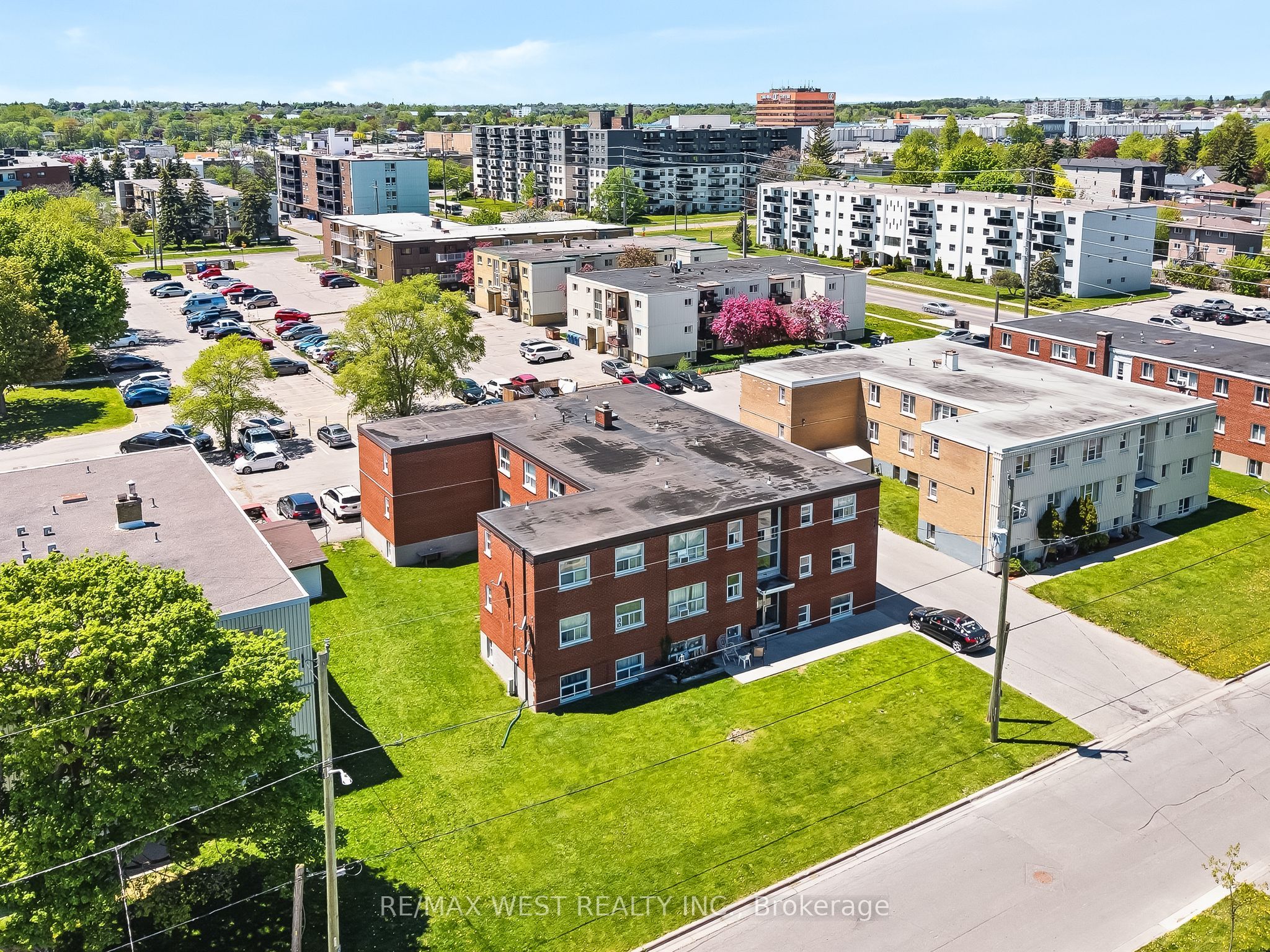 300 Montrave Avenue