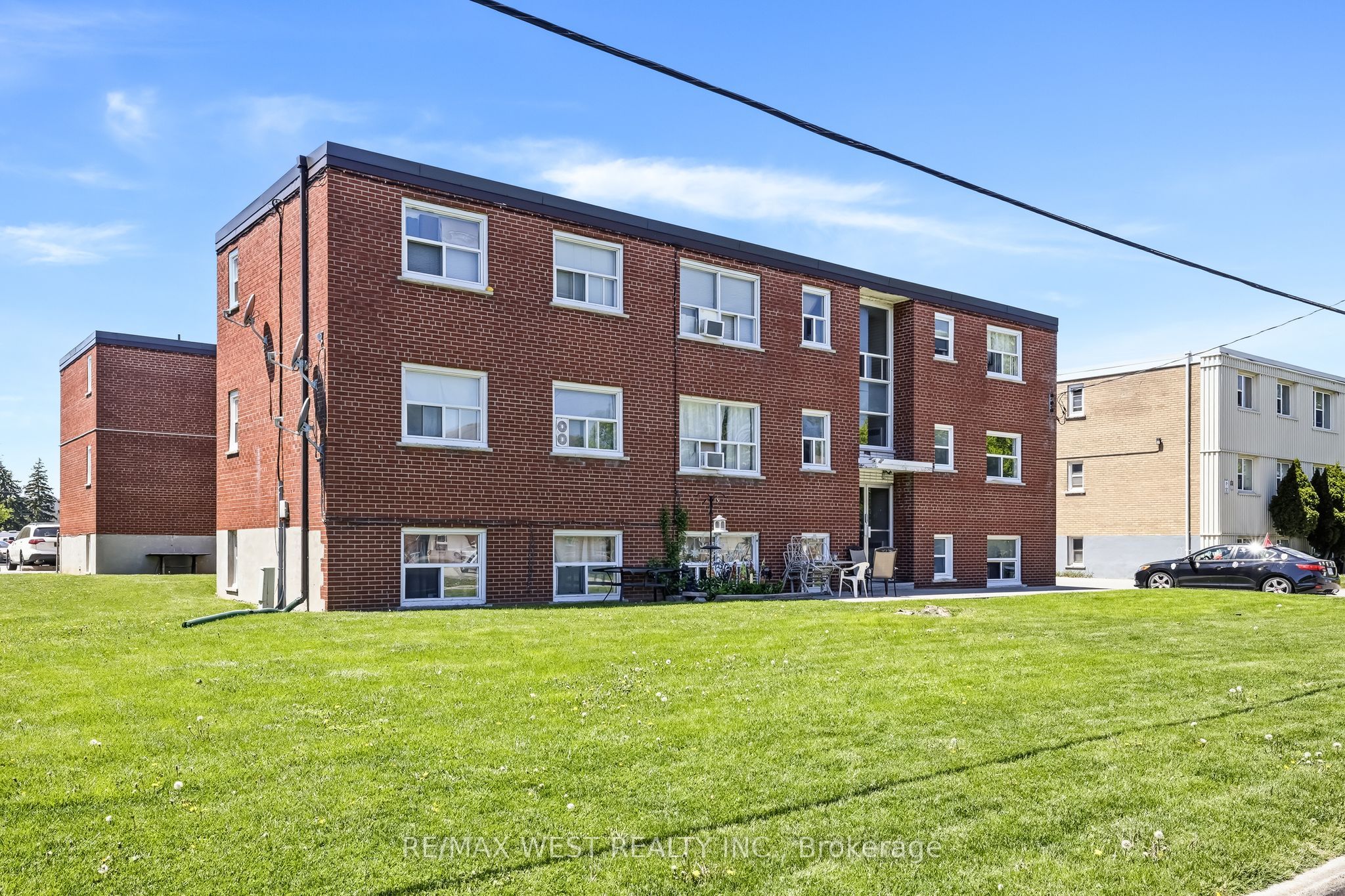 300 Montrave Avenue