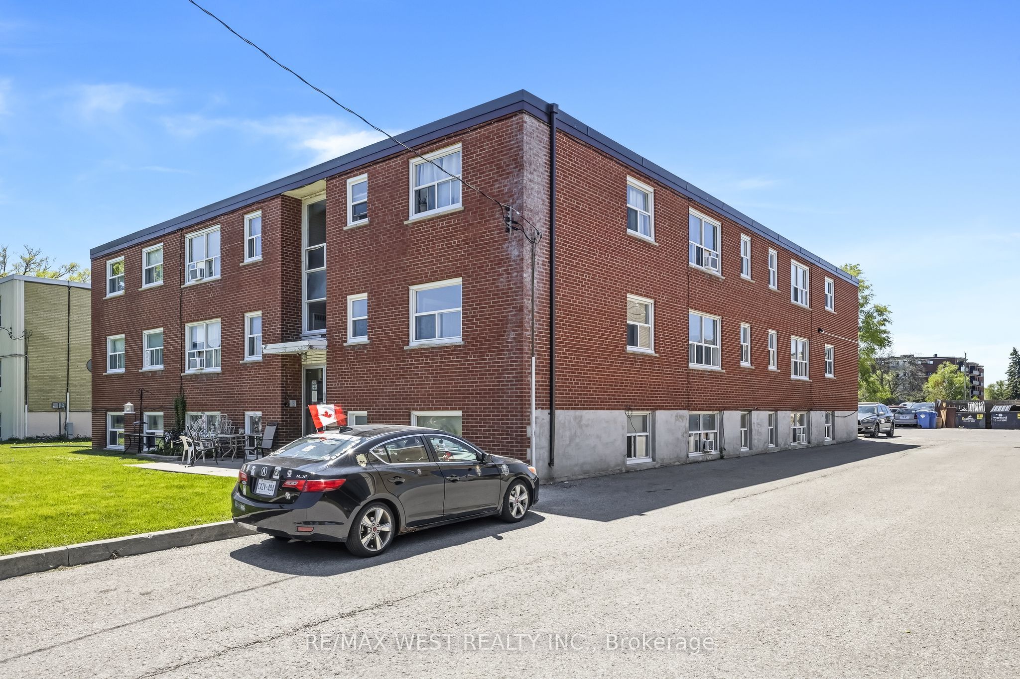 300 Montrave Avenue