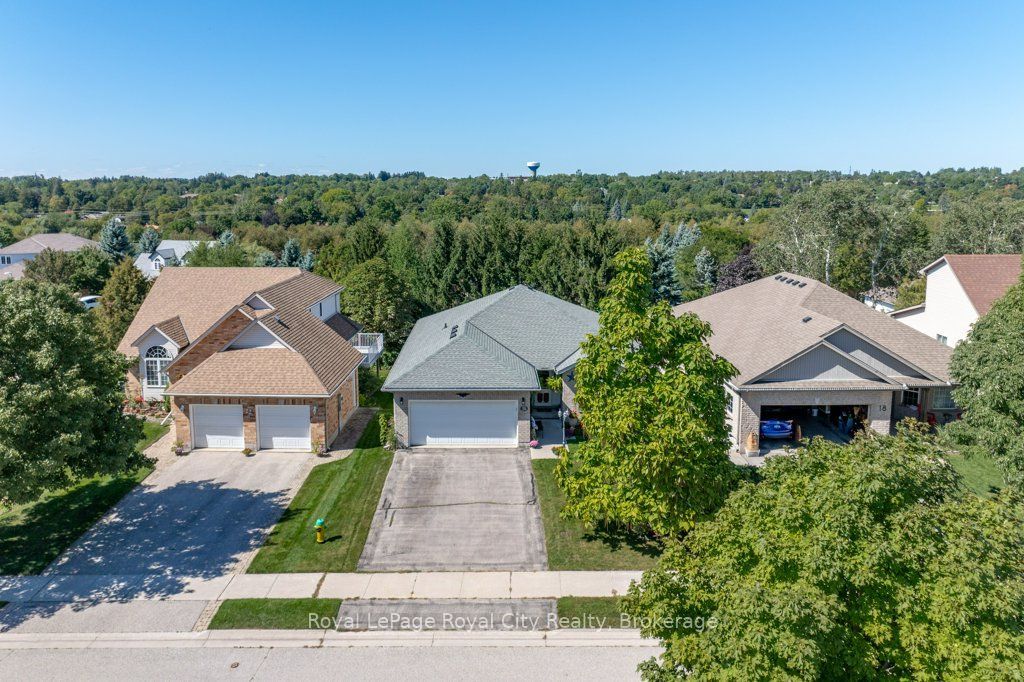20 Dickinson Court