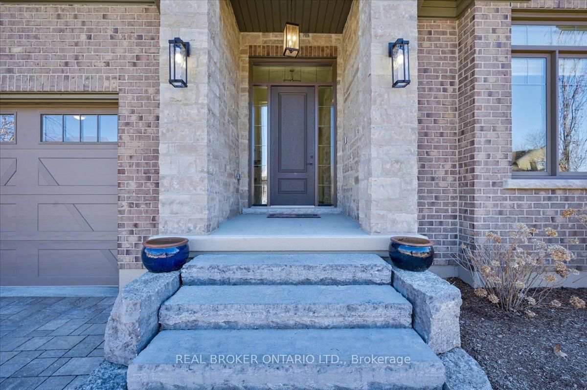15 LANGTON Drive