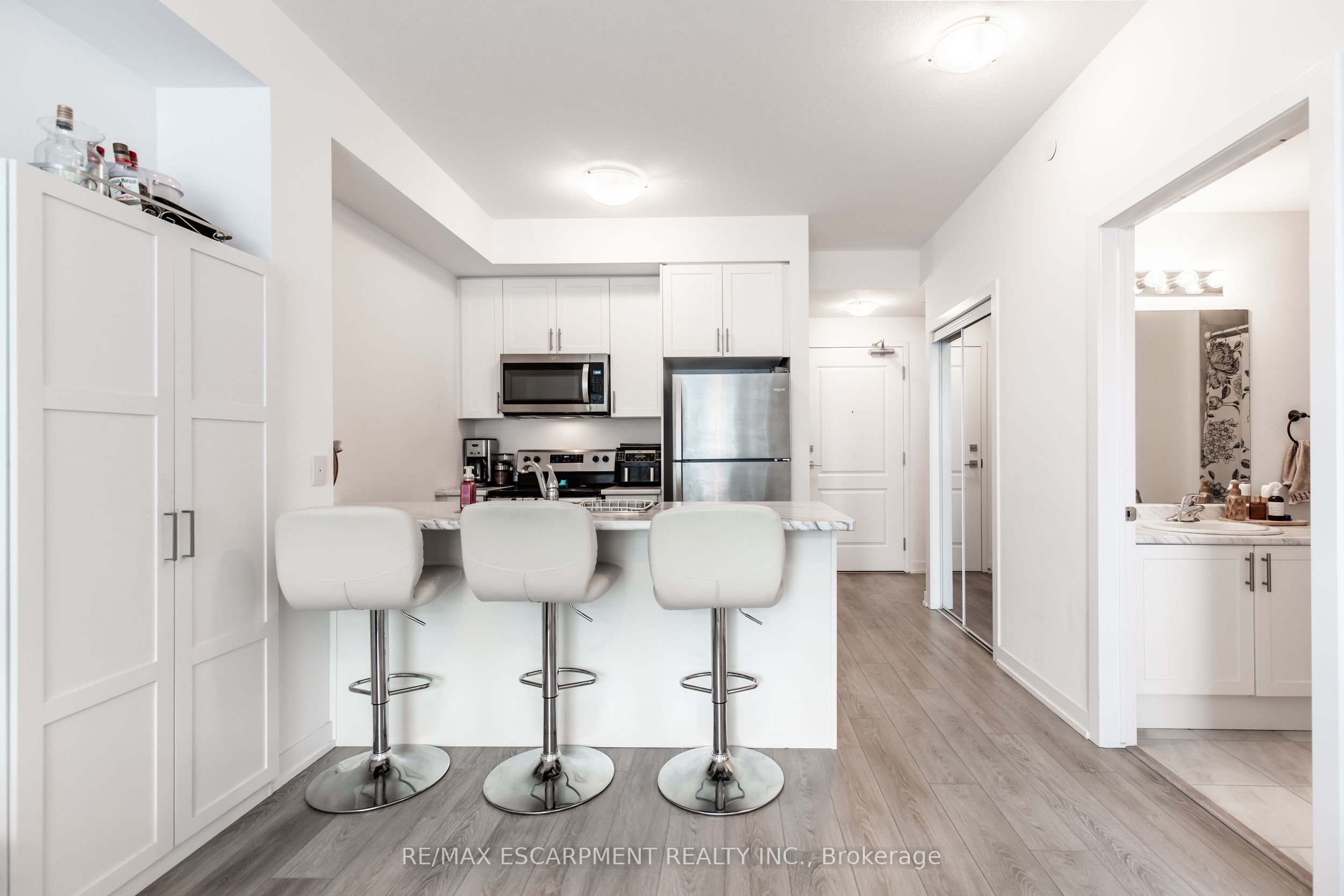 450 Dundas Street 708