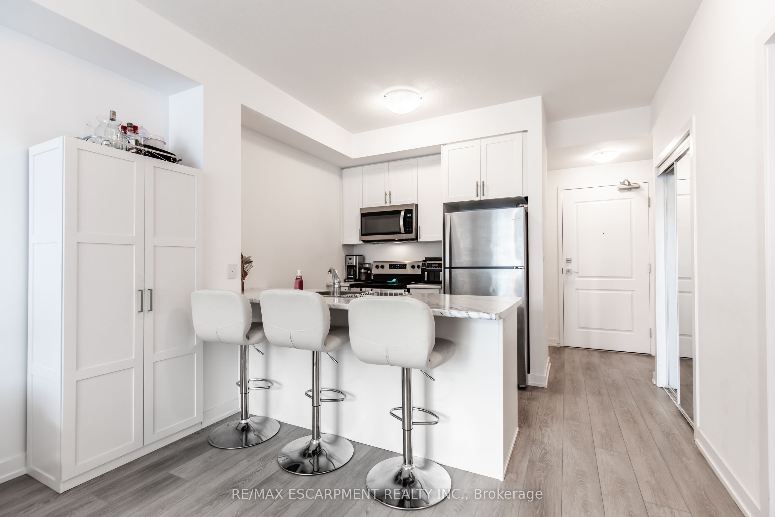 450 Dundas Street 708