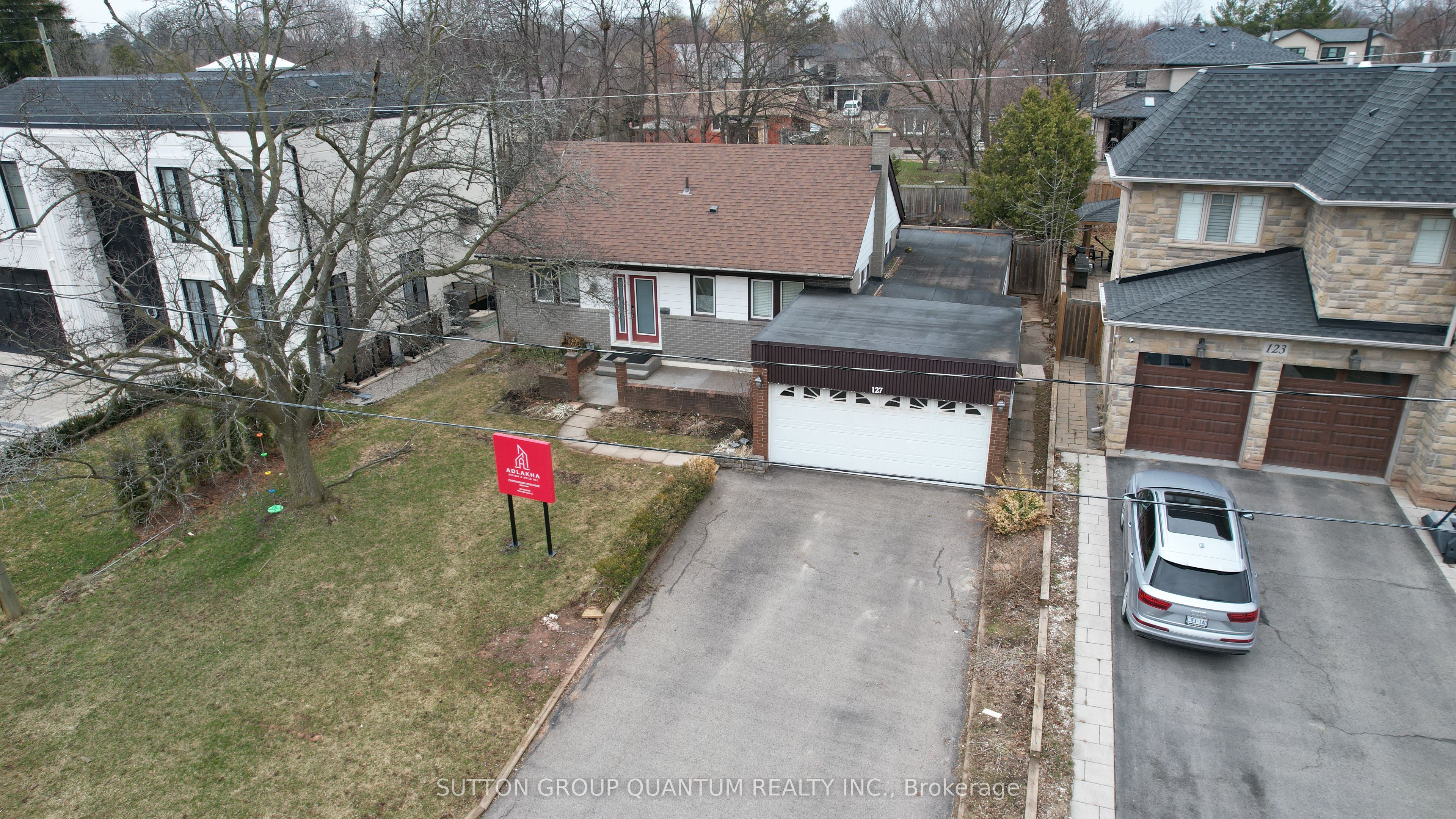 127 Mayfield Drive N