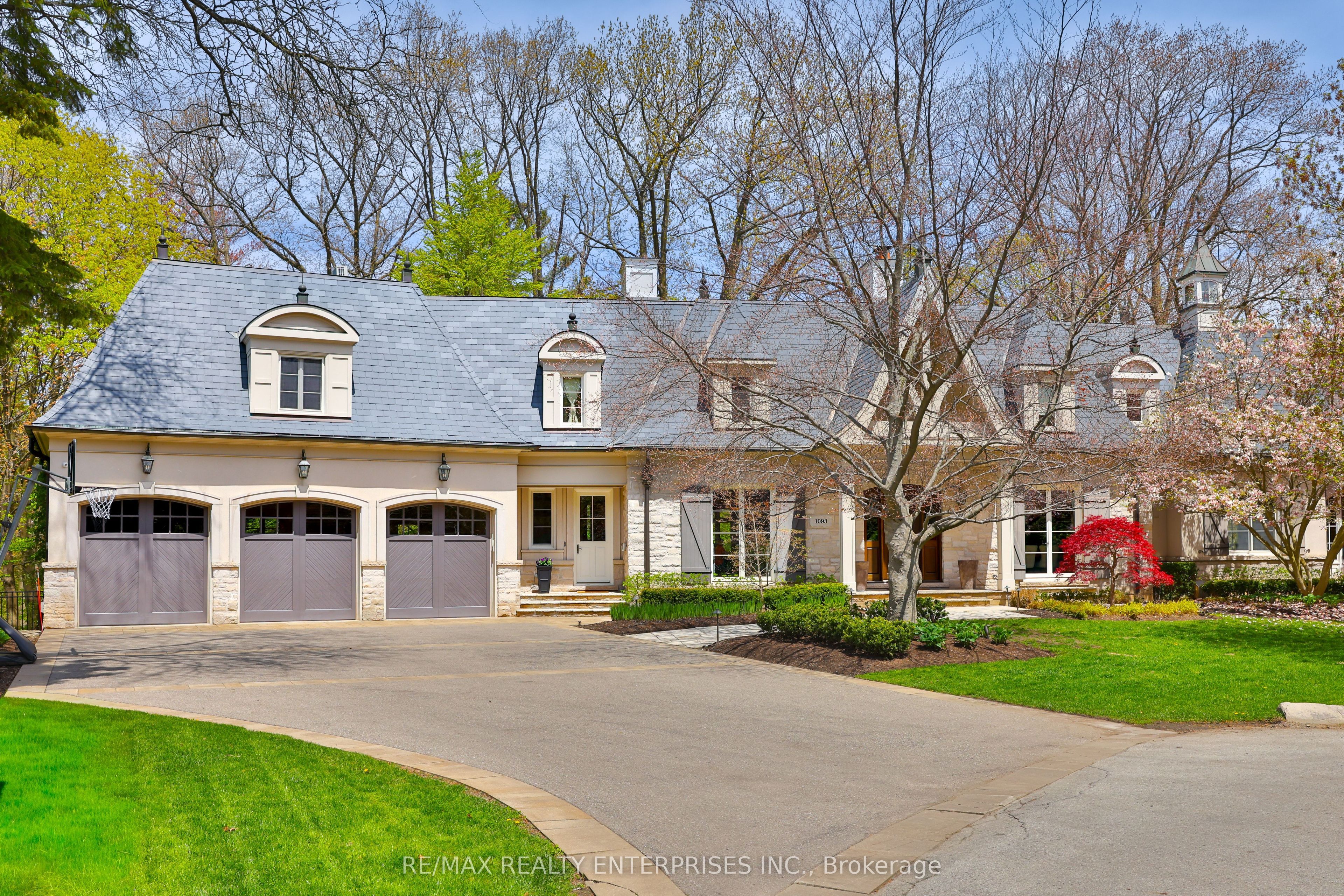 1093 Algonquin Drive