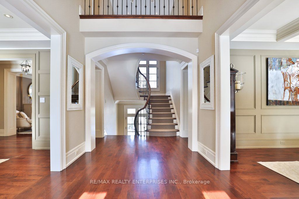 1093 Algonquin Drive