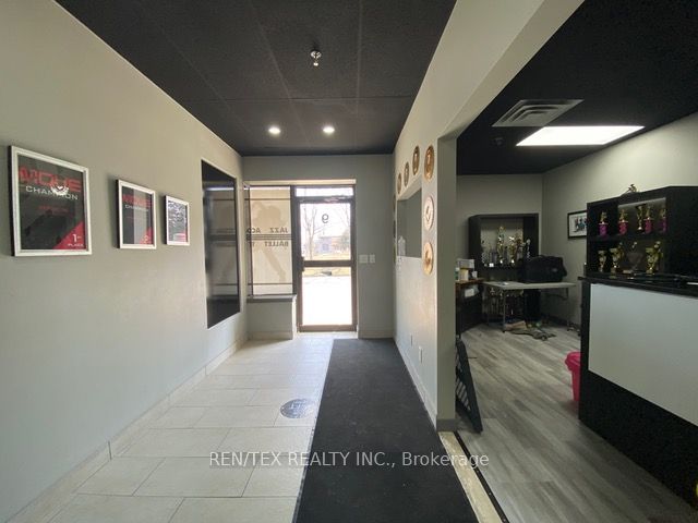 2500 Williams Parkway E 8-9