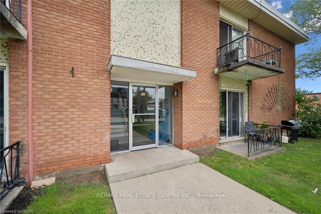 25 Walton Avenue