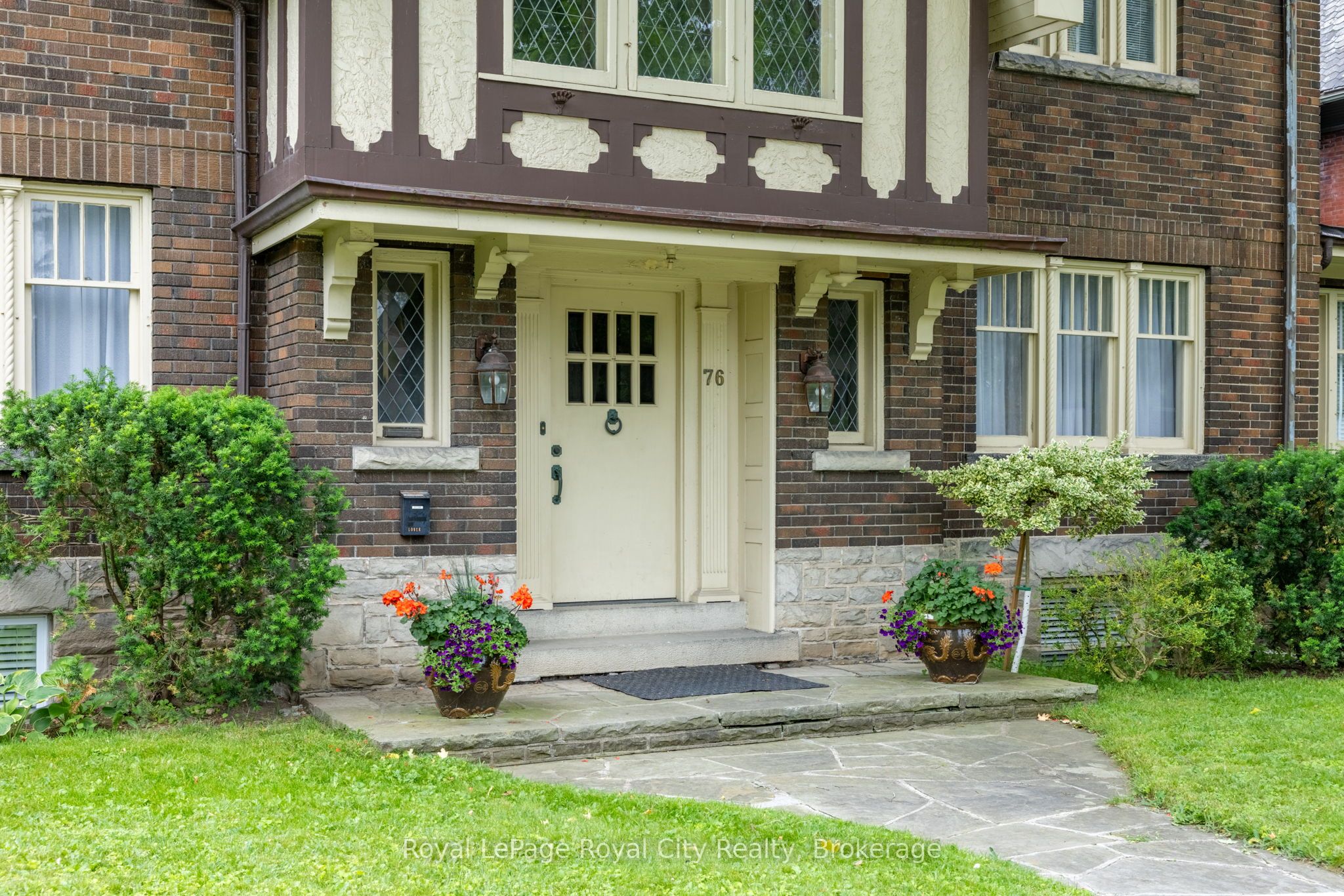 76 London Road W