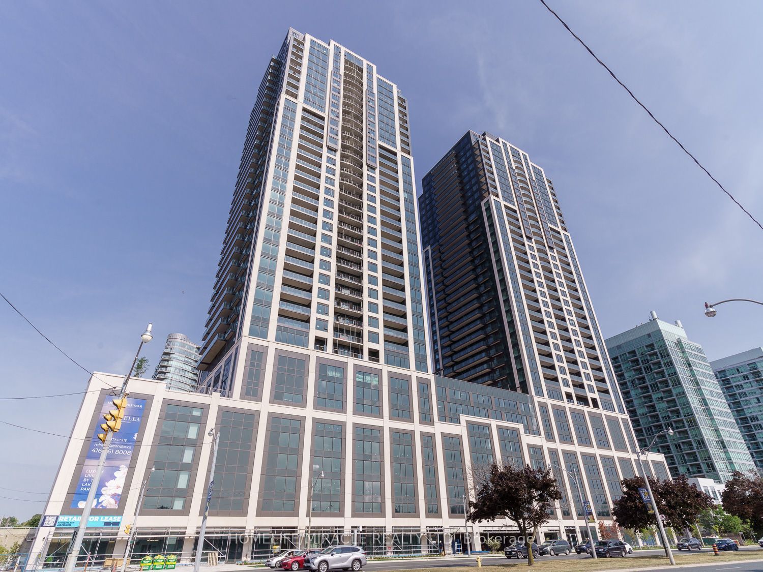 1926 Lakeshore Boulevard W 1701